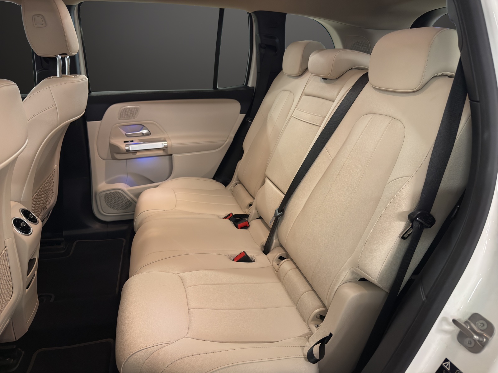 MERCEDES-BENZ EQB 350 66,5 kWh 4Matic Swiss Star-image-15