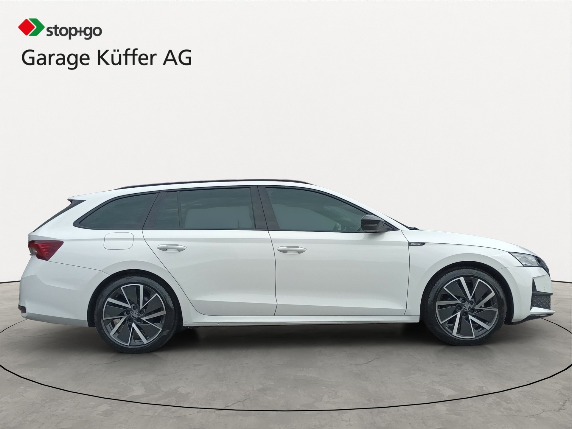 SKODA Octavia Combi 1.5 TSI mHEV DSG Sport Line-showroom-element-3