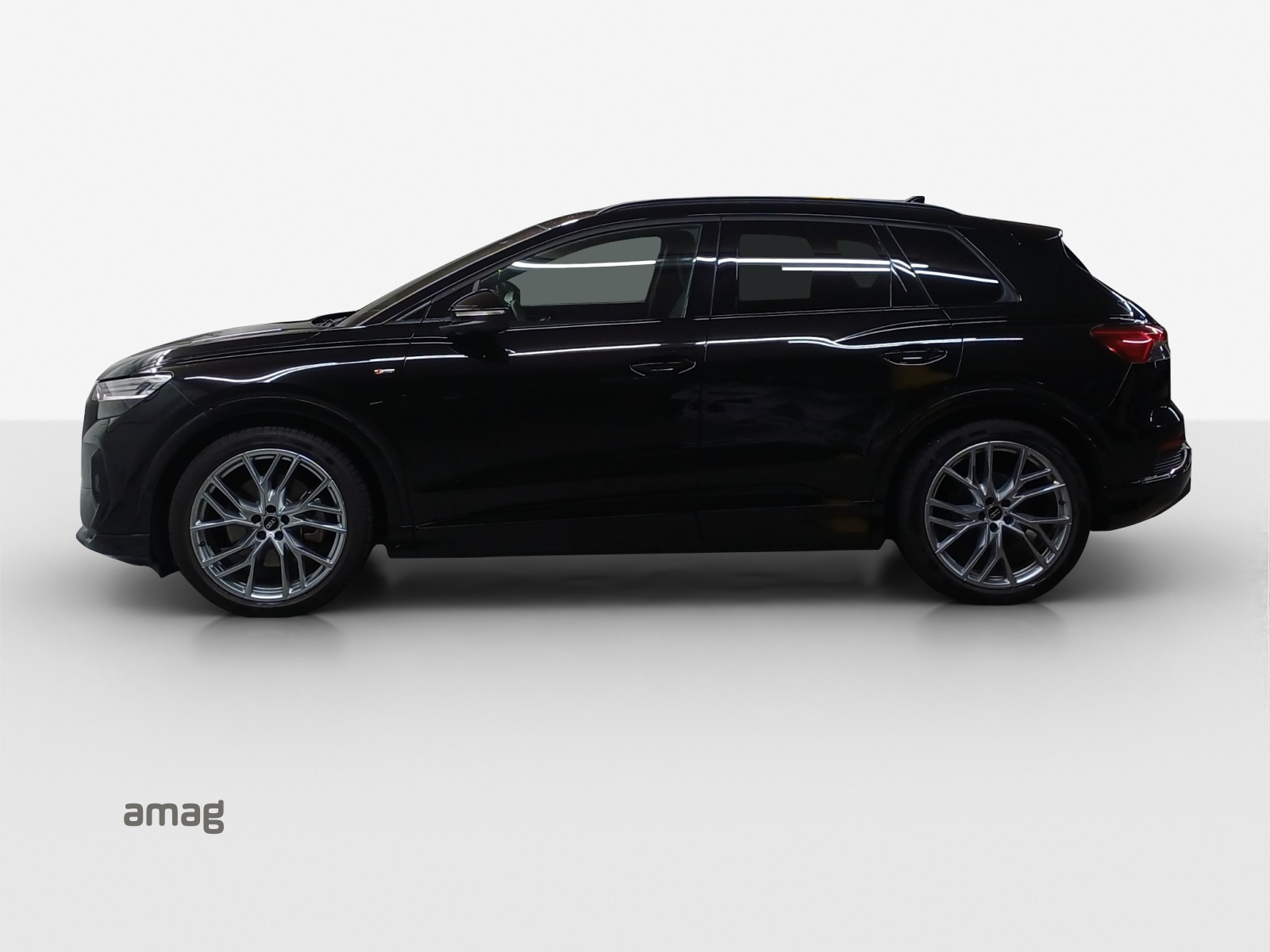AUDI Q4 e-tron 45 Attraction quattro-showroom-element-1