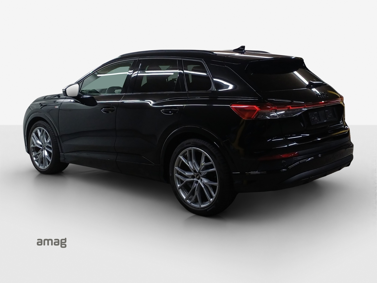 AUDI Q4 e-tron 45 Attraction quattro-showroom-element-2