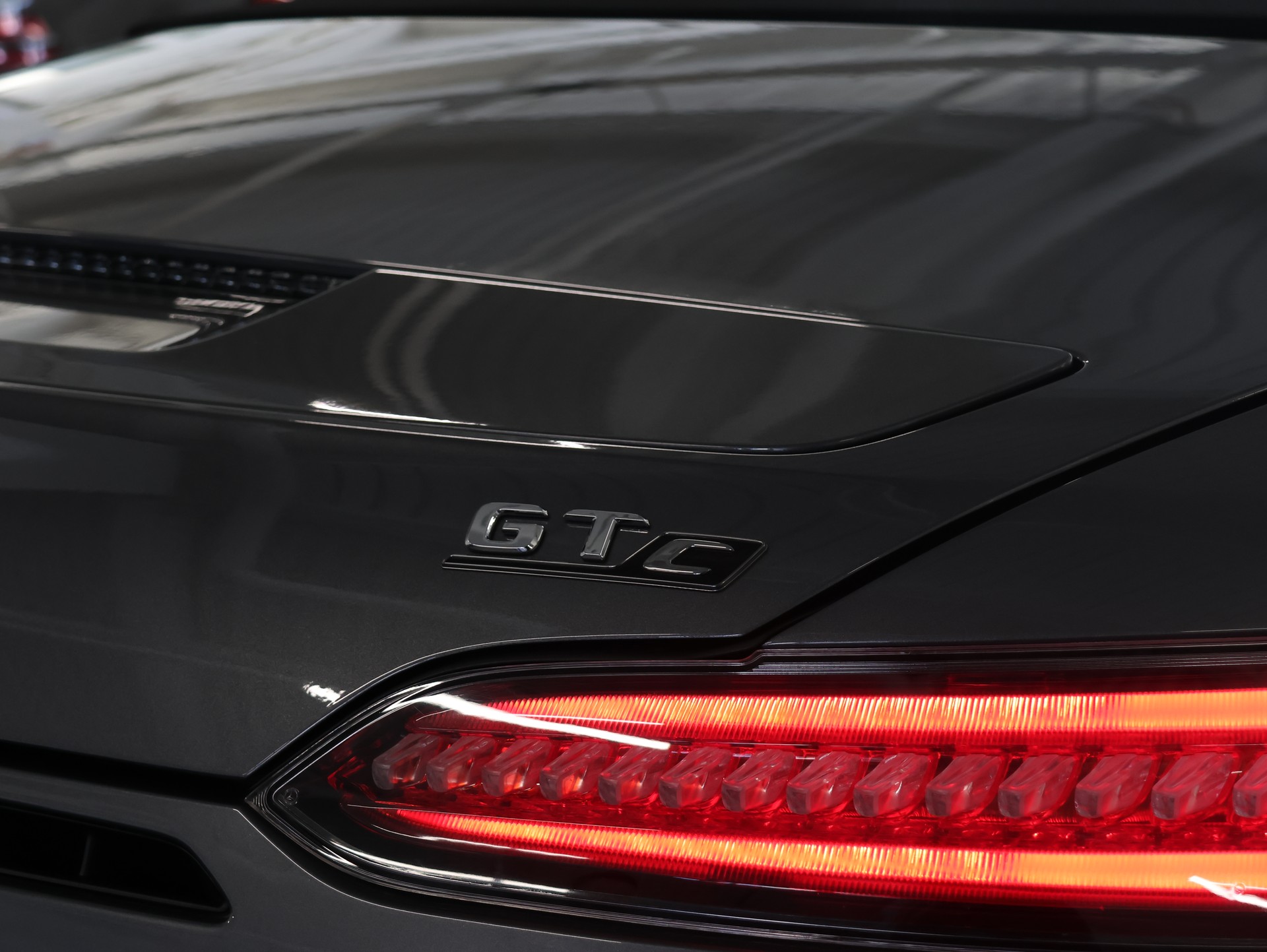 MERCEDES-BENZ AMG GT C Roadster Speedshift DCT *360 Kamera* *Burmester* *Vossen Felgen*-image-14