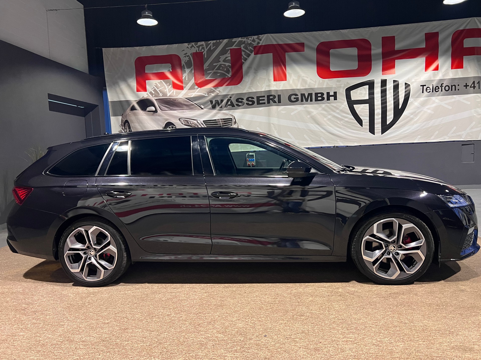 SKODA Octavia Combi 2.0 TDI DSG RS 4x4-showroom-element-1