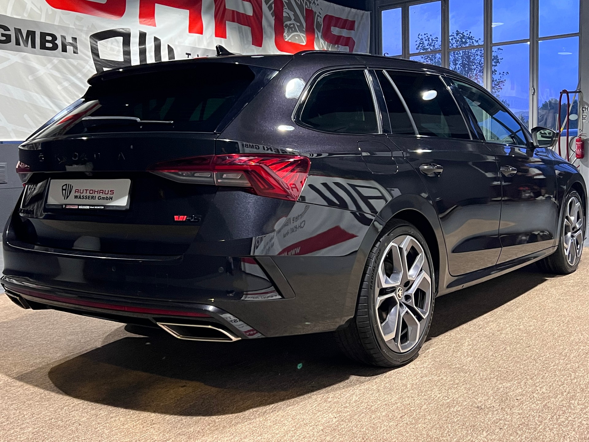 SKODA Octavia Combi 2.0 TDI DSG RS 4x4-showroom-element-2