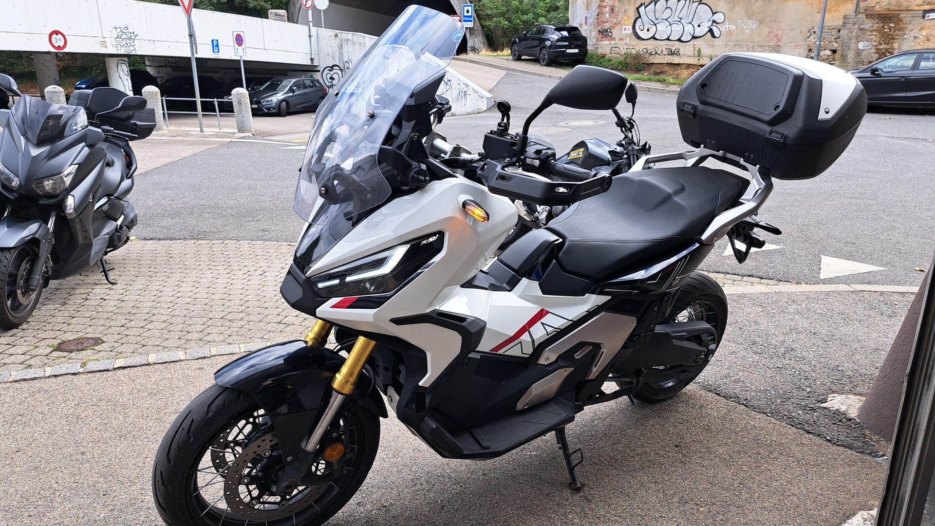 HONDA X-ADV 750 (35kW)-image-4