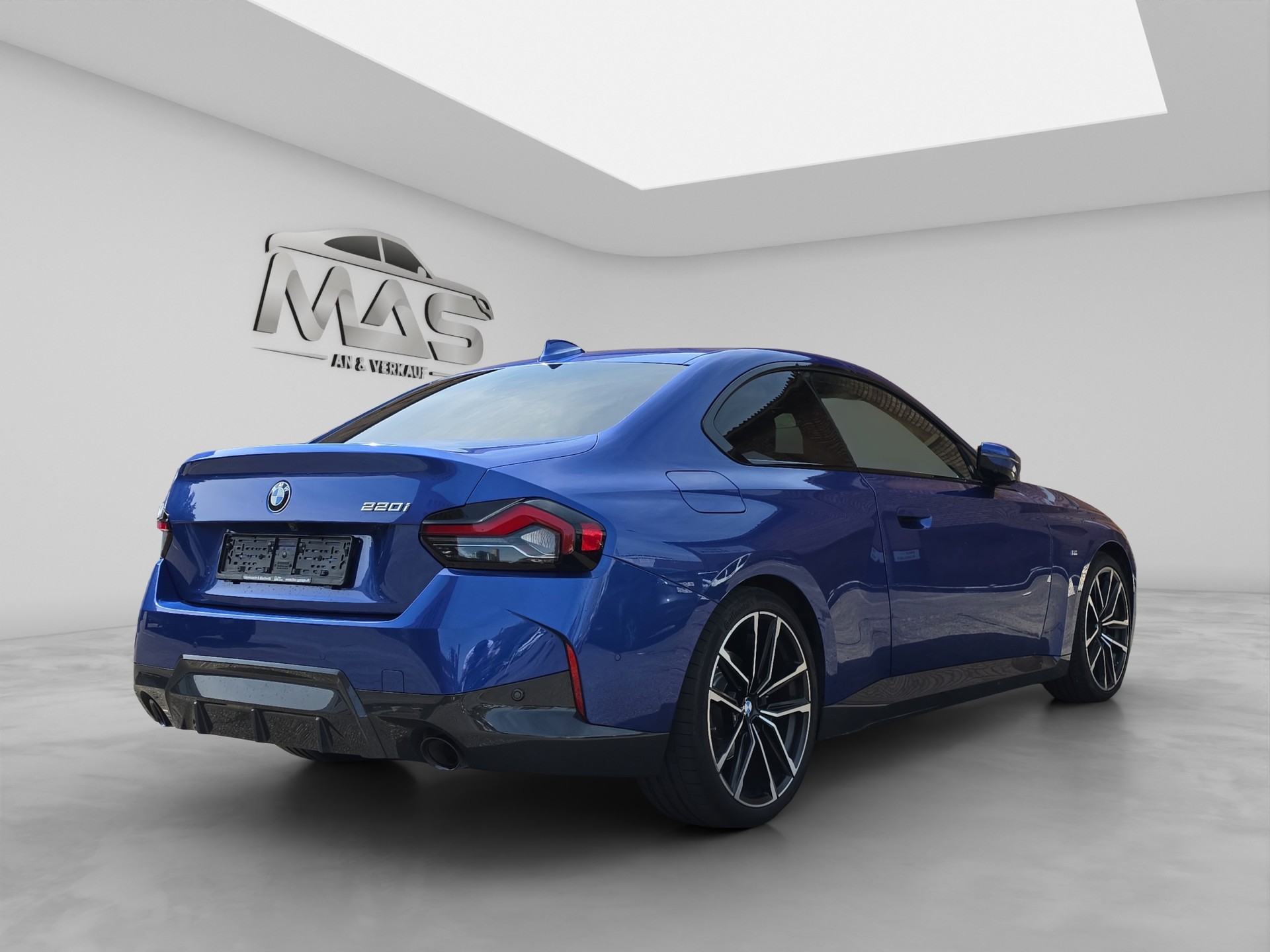 BMW 220i M Sport-showroom-element-3