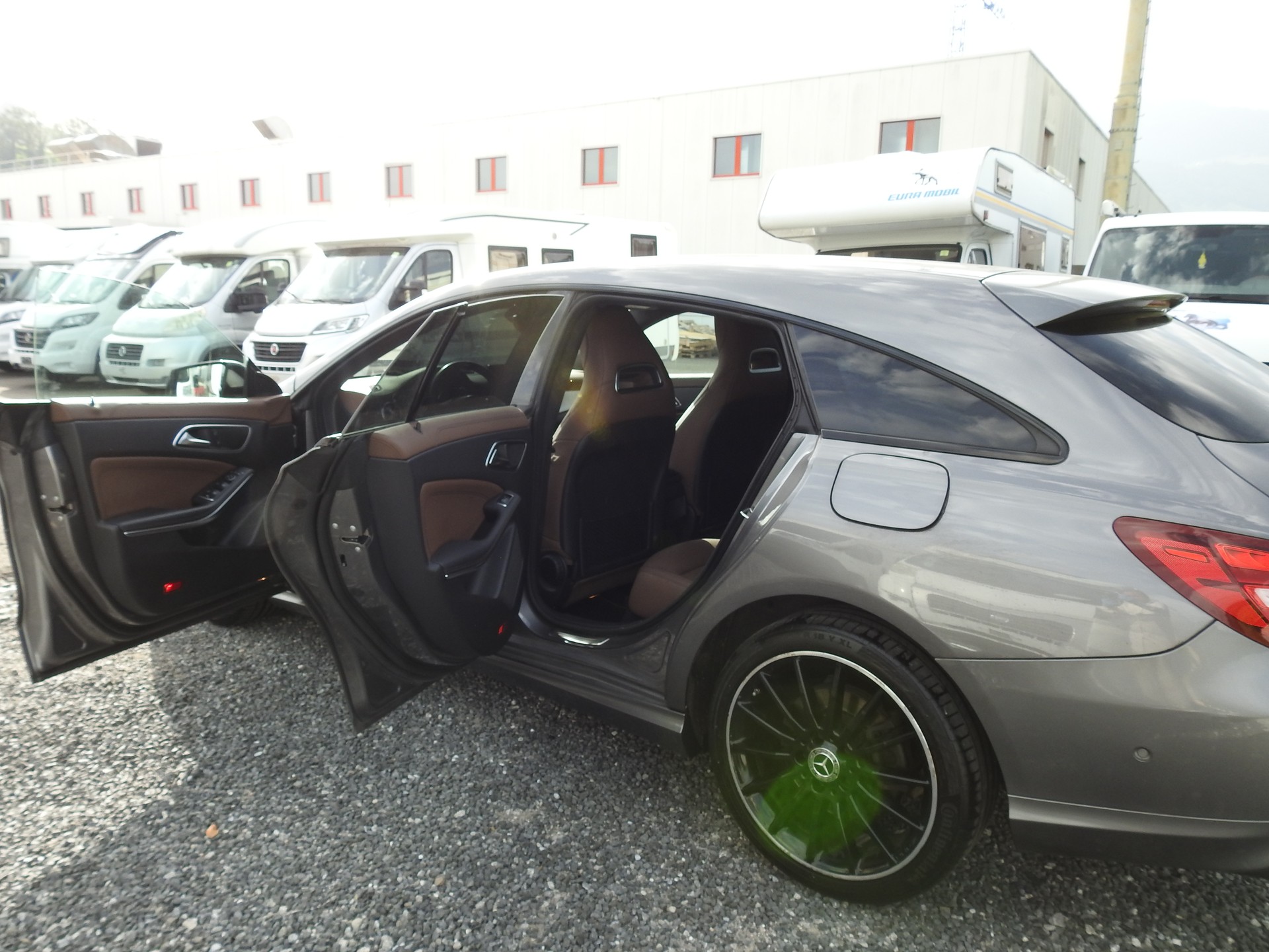 MERCEDES-BENZ CLA Shooting Br 200 d Swiss Star AMG Line 4M-image-14