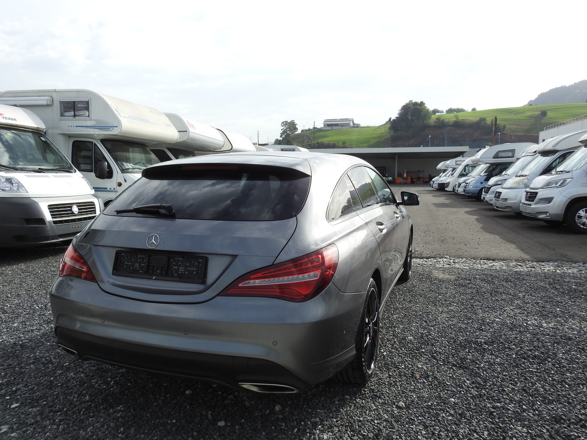 MERCEDES-BENZ CLA Shooting Br 200 d Swiss Star AMG Line 4M-image-5