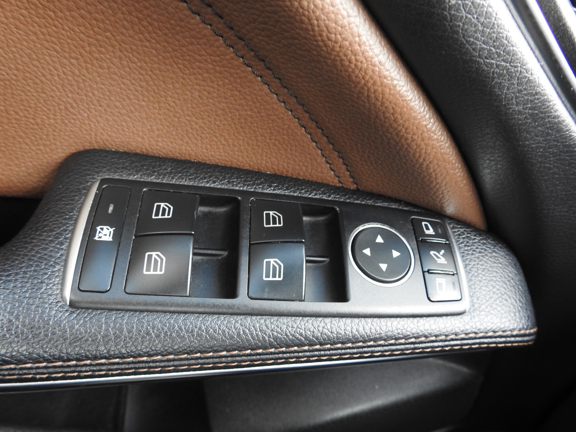 MERCEDES-BENZ CLA Shooting Br 200 d Swiss Star AMG Line 4M-image-22