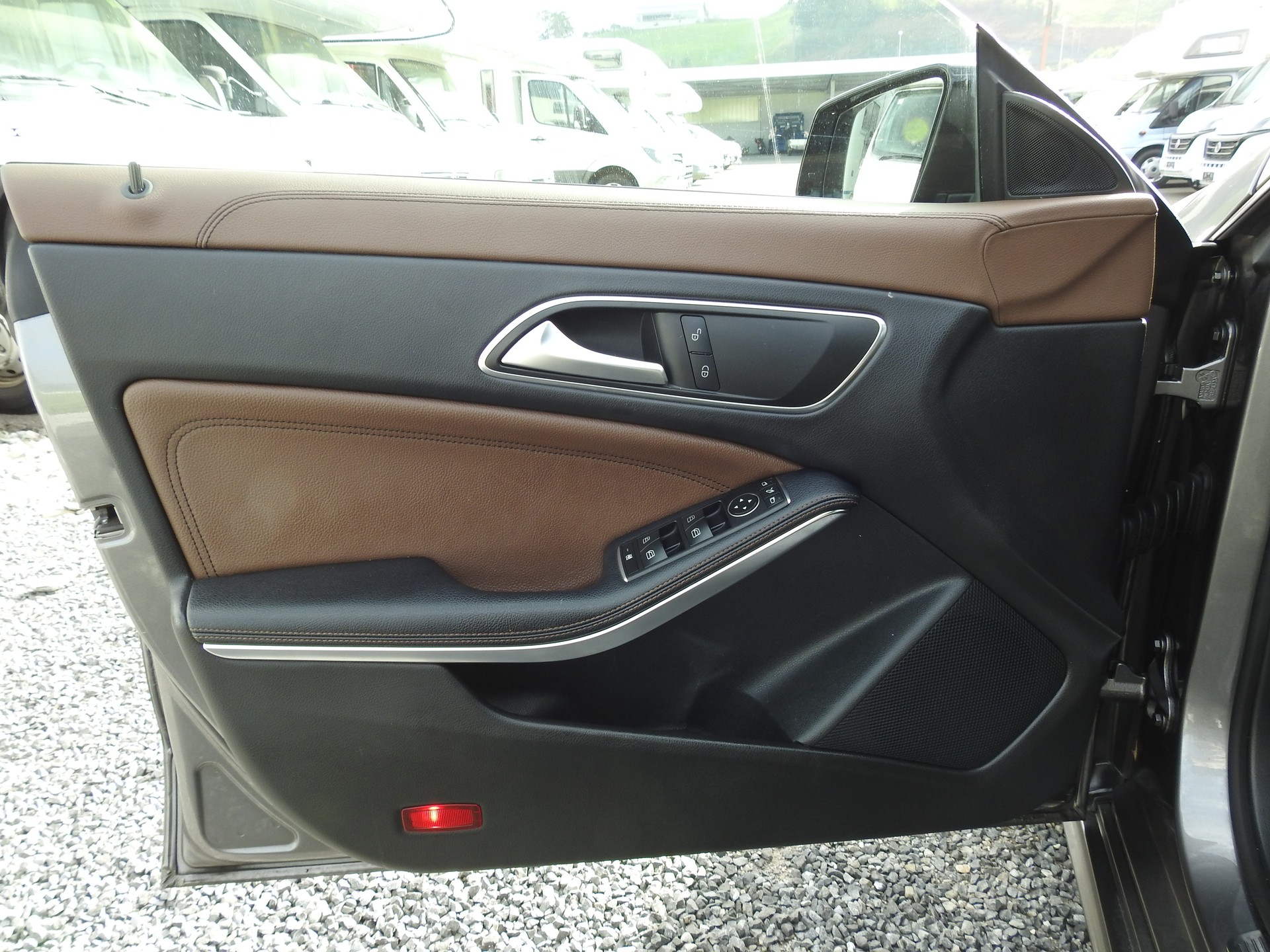 MERCEDES-BENZ CLA Shooting Br 200 d Swiss Star AMG Line 4M-image-10