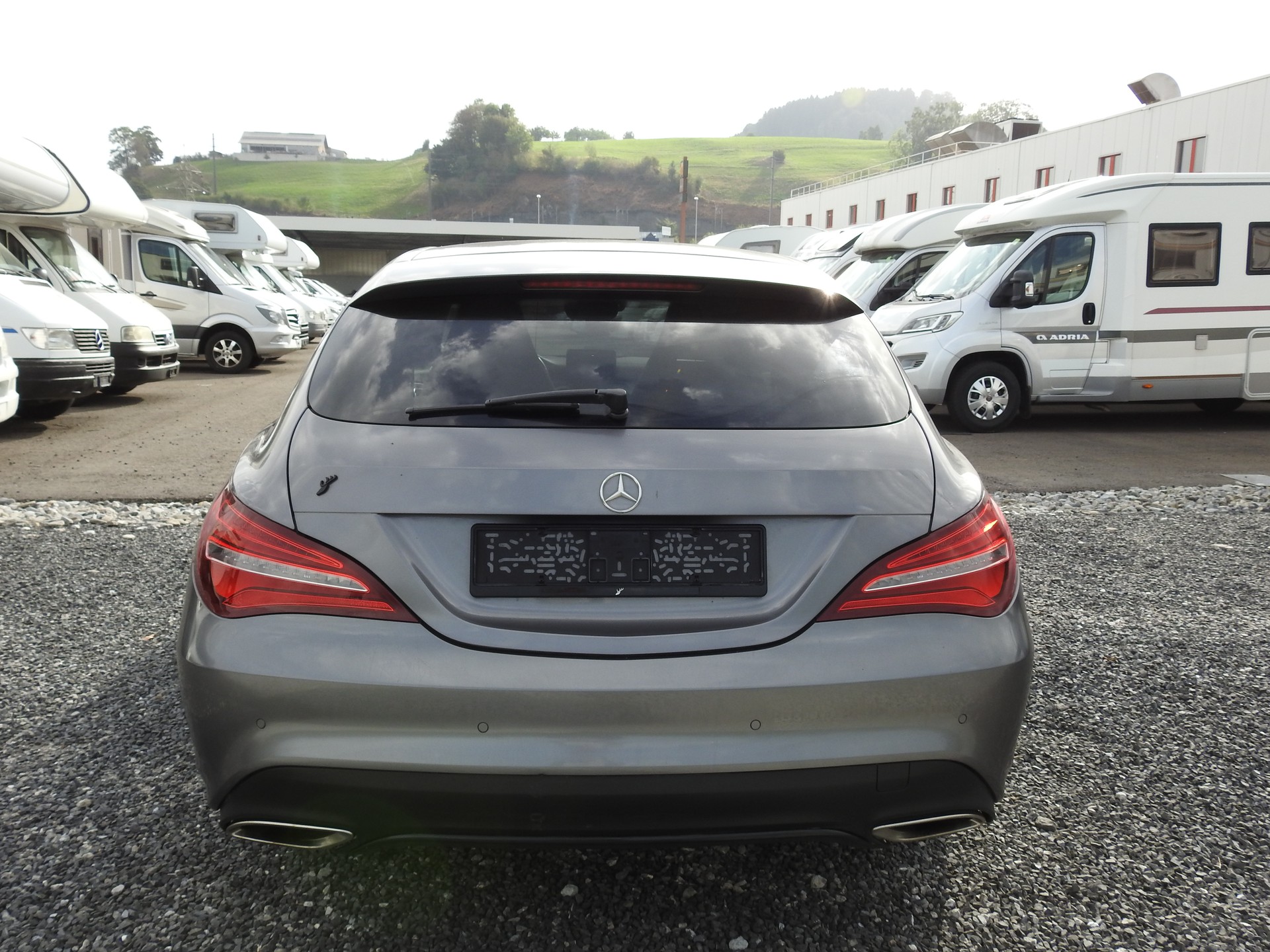 MERCEDES-BENZ CLA Shooting Br 200 d Swiss Star AMG Line 4M-image-4