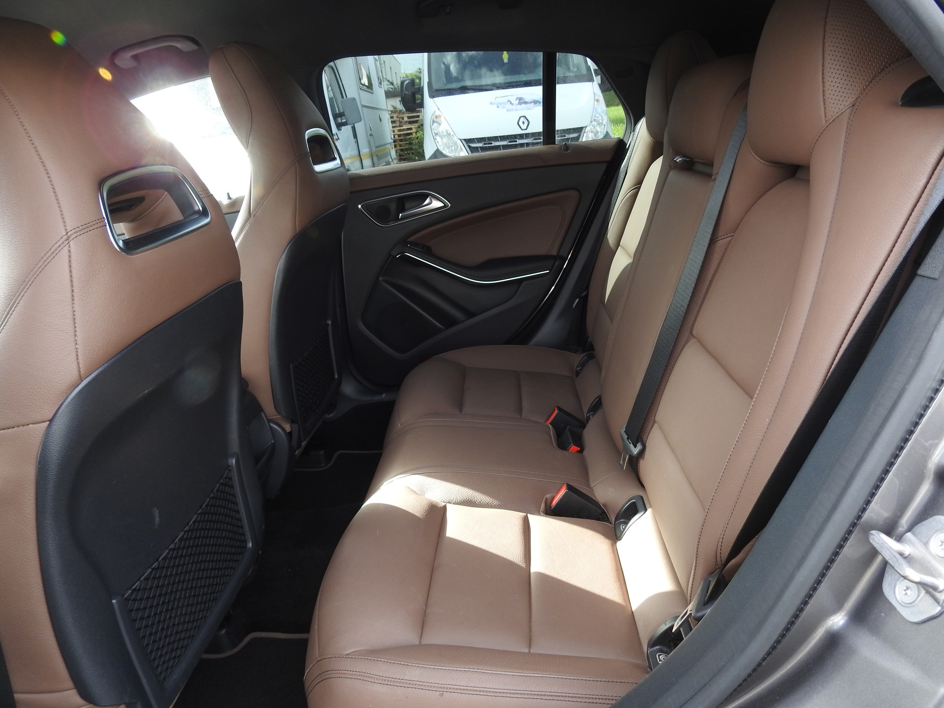 MERCEDES-BENZ CLA Shooting Br 200 d Swiss Star AMG Line 4M-image-13