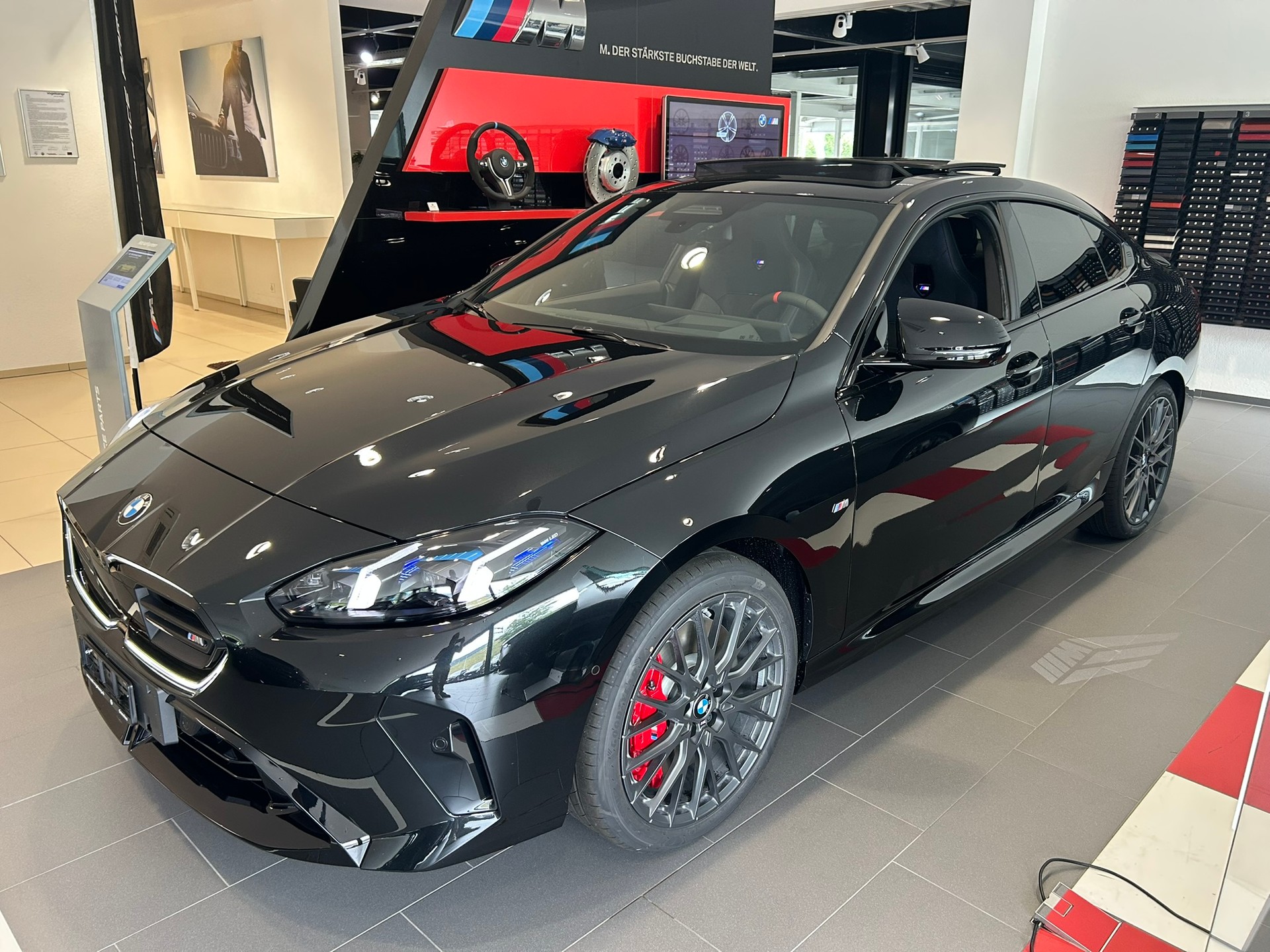 BMW M235 xDrive Gran Coupé M Sport Pro-showroom-element-1