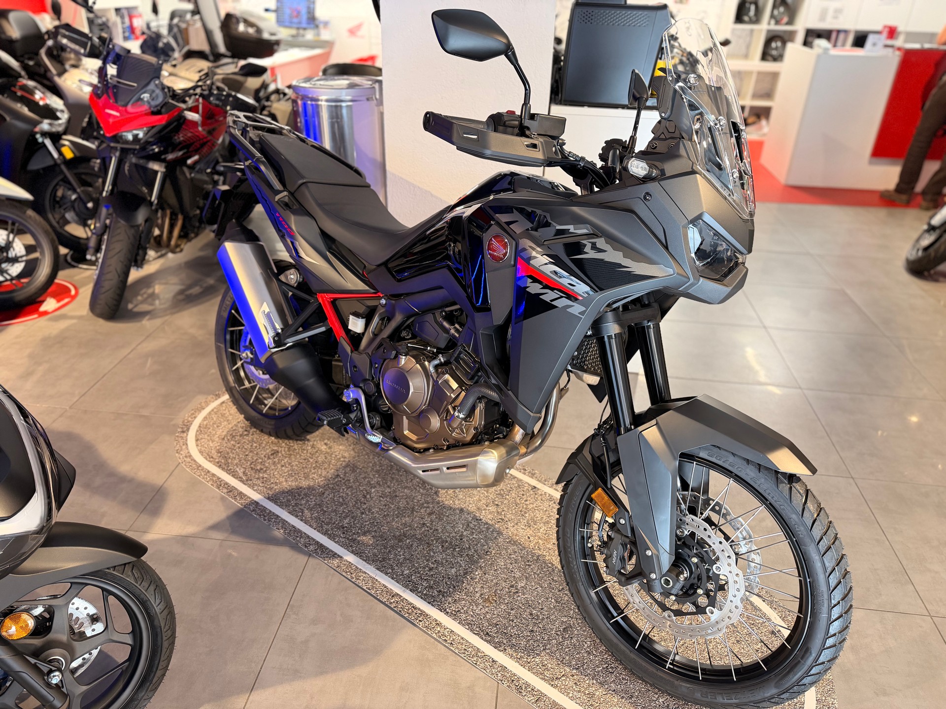 HONDA CRF 1100 Africa Twin-image-1