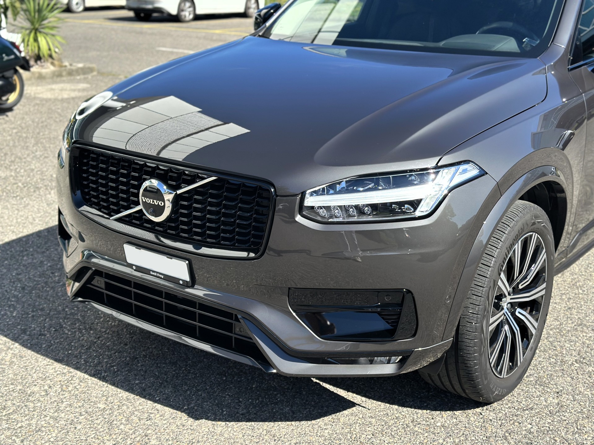 VOLVO XC90 B5 Diesel Mild Hybrid AWD Plus Dark-showroom-element-1