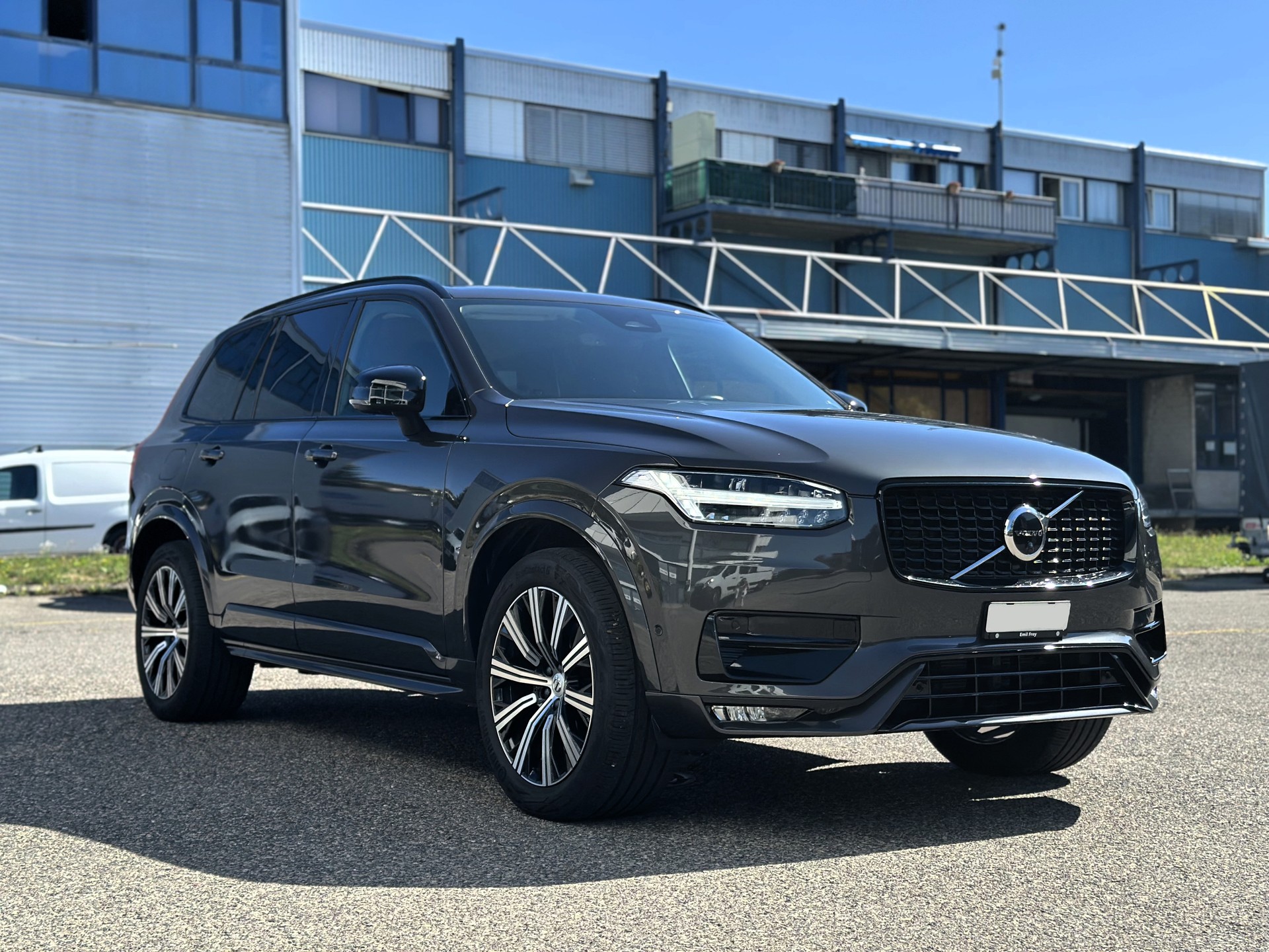 VOLVO XC90 B5 Diesel Mild Hybrid AWD Plus Dark-showroom-element-2