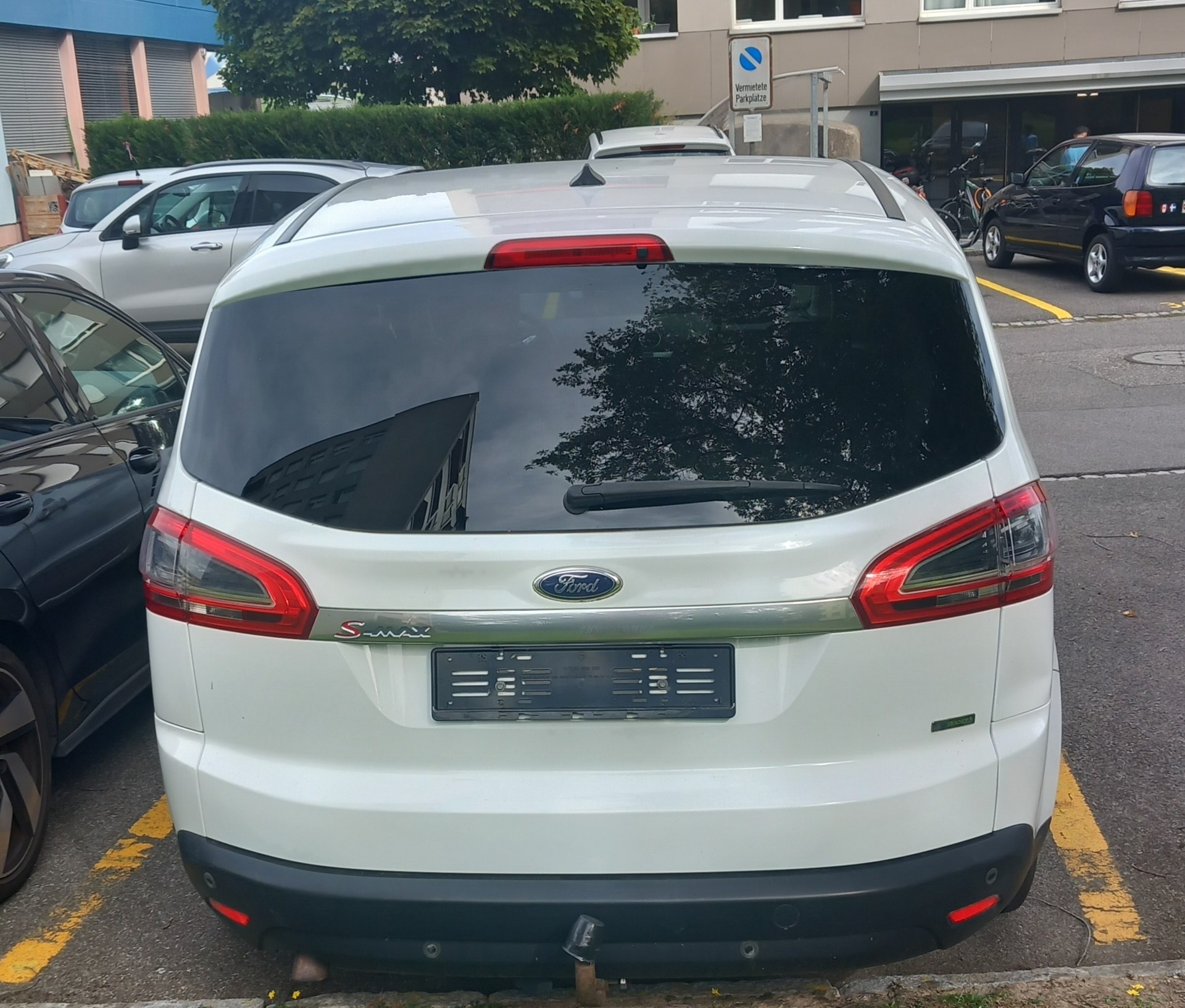 FORD Auto läuft auf 3 Zylinder-showroom-element-2