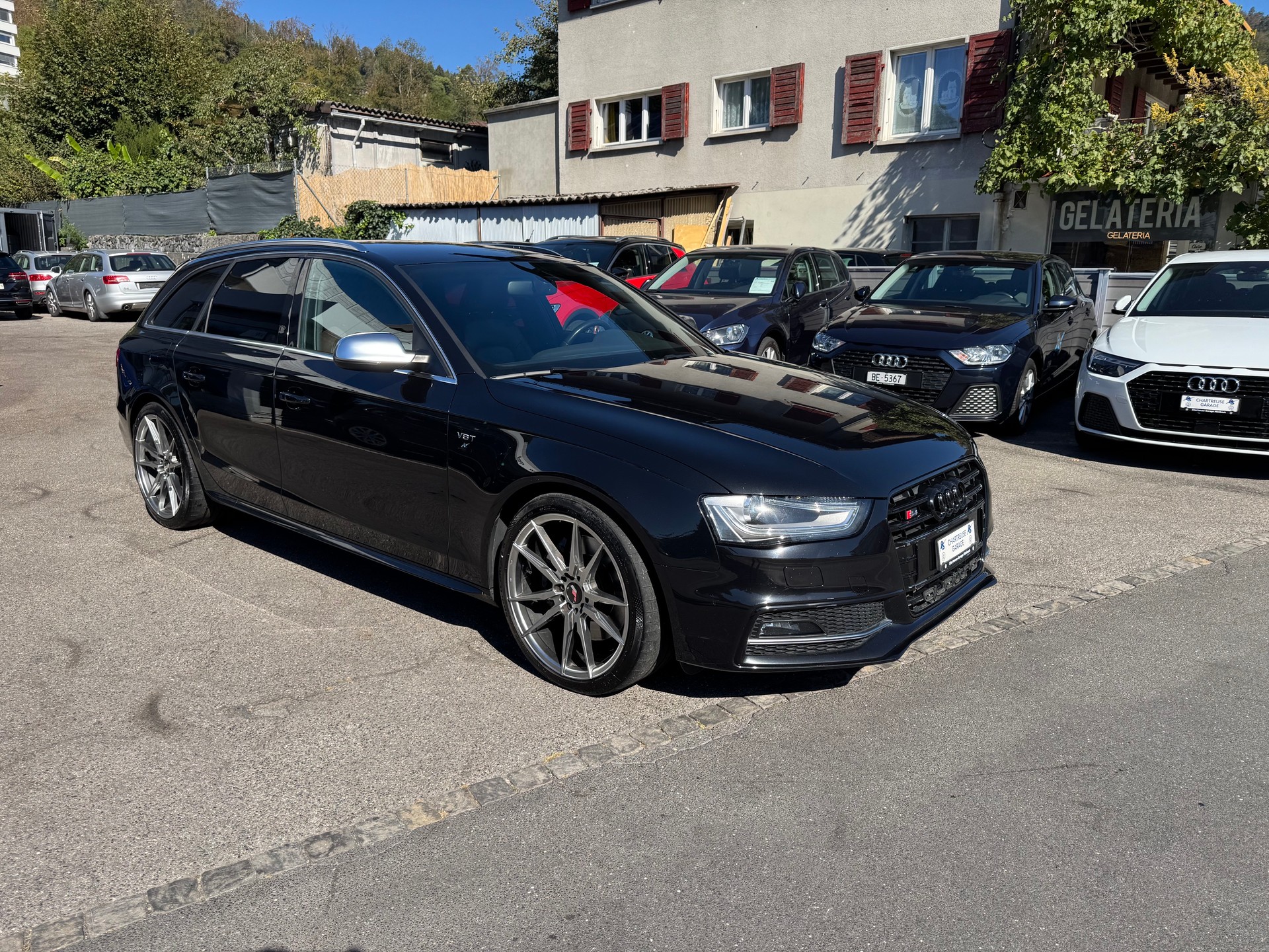 AUDI S4 Avant 3.0 TFSI quattro S-tronic-showroom-element-3