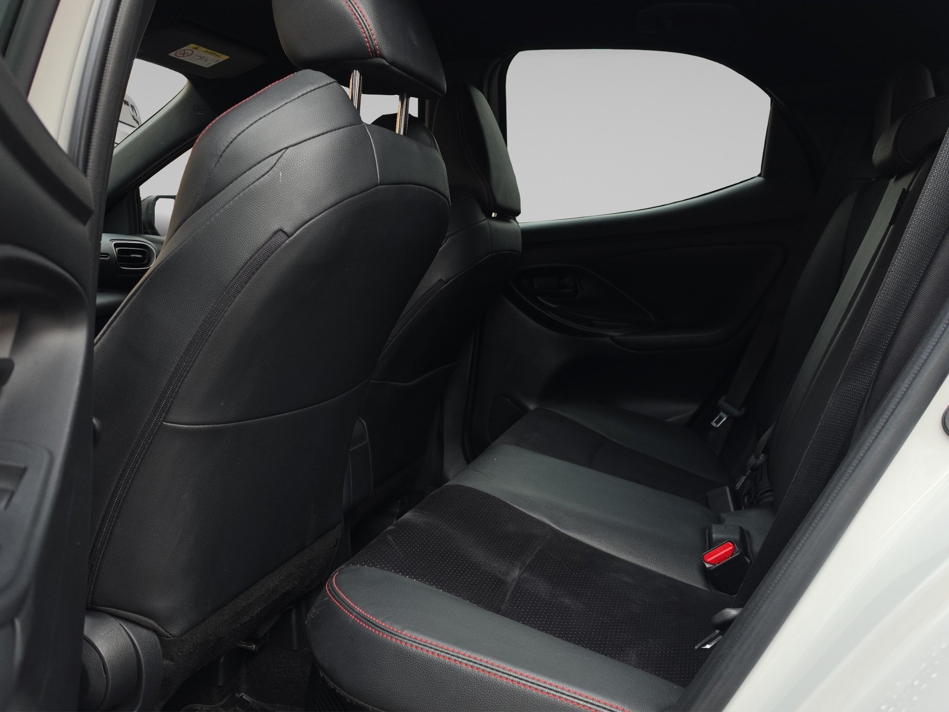 TOYOTA Yaris 1.5 GR Sport e-CVT-image-10
