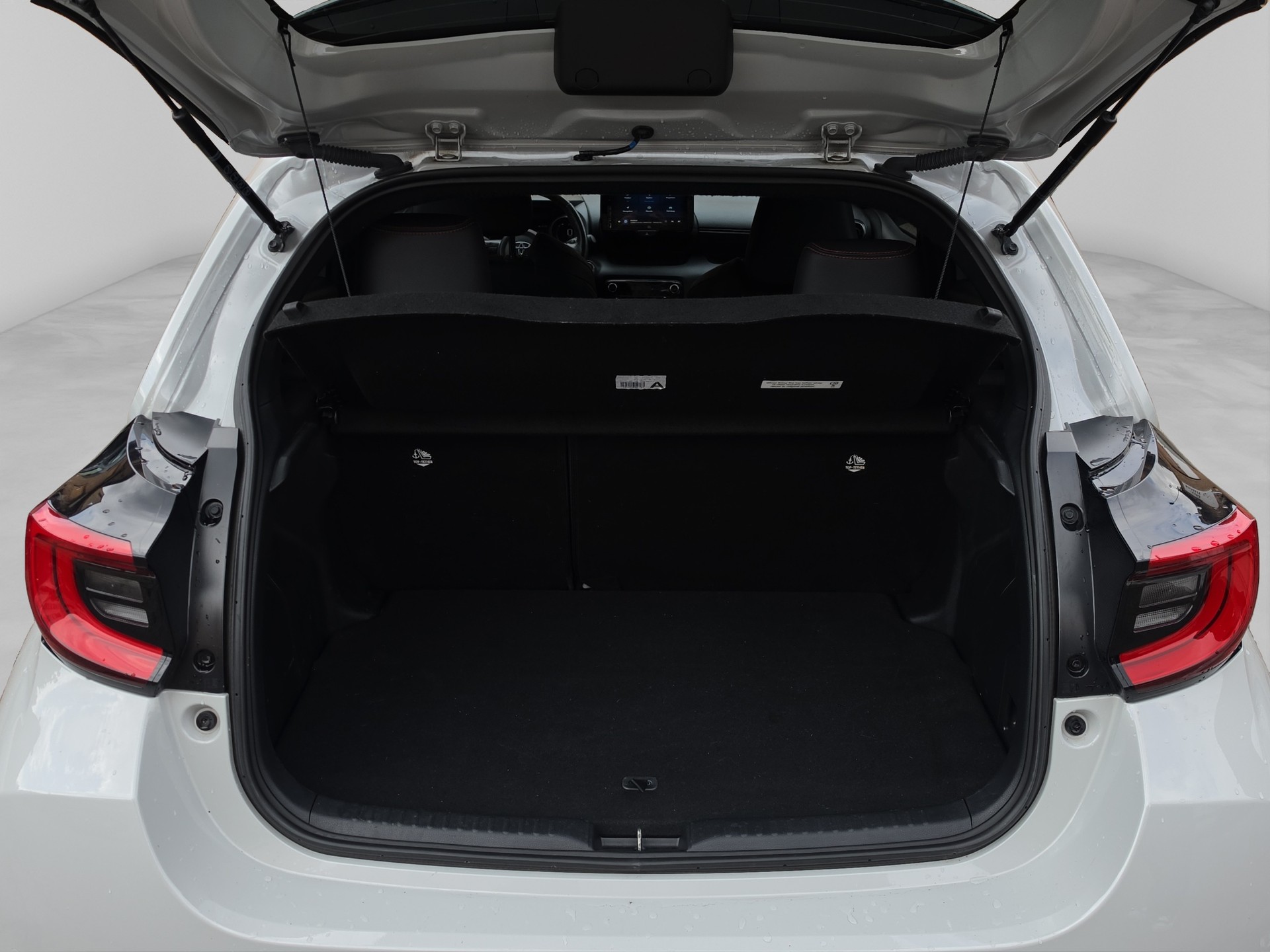 TOYOTA Yaris 1.5 GR Sport e-CVT-image-12