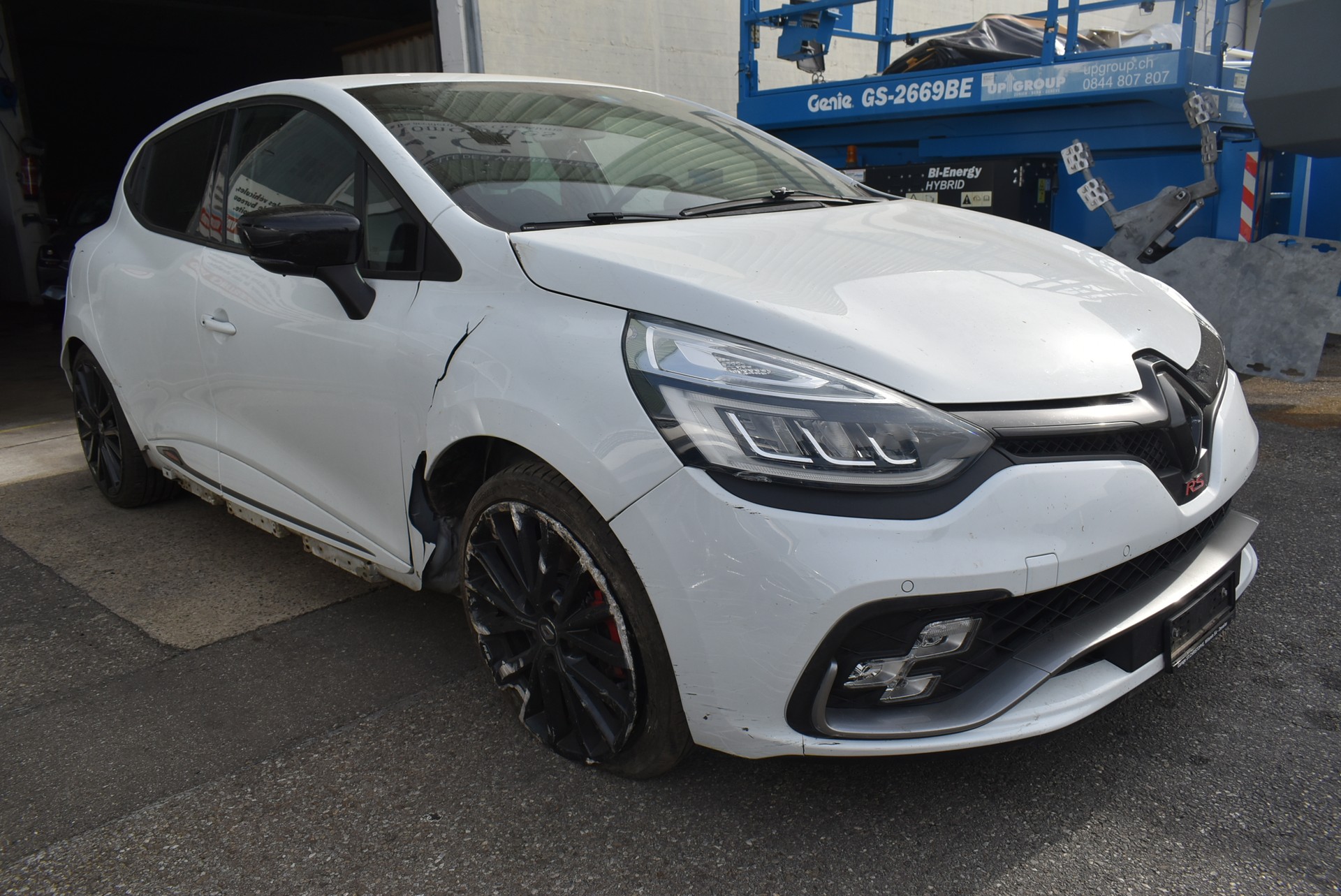 RENAULT Clio 1.6 T RS 220 Trophy EDC