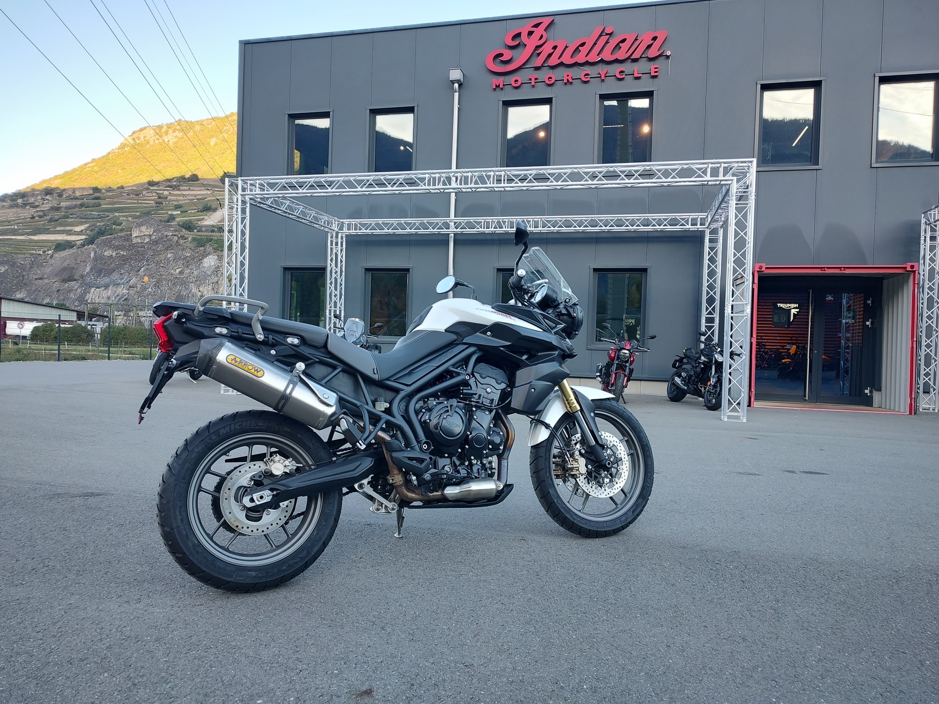 TRIUMPH Tiger 800 ABS-image-1