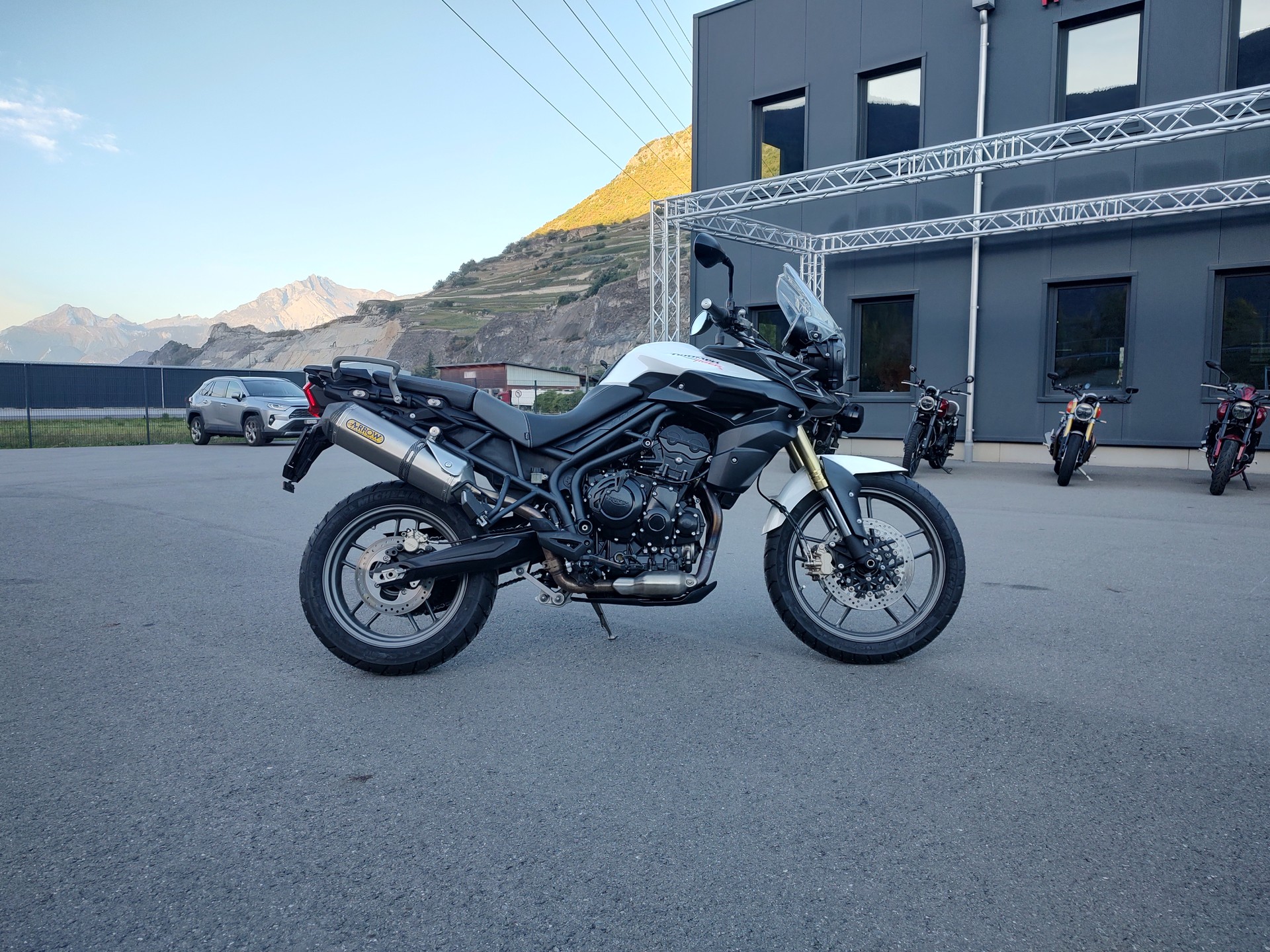 TRIUMPH Tiger 800 ABS-image-0