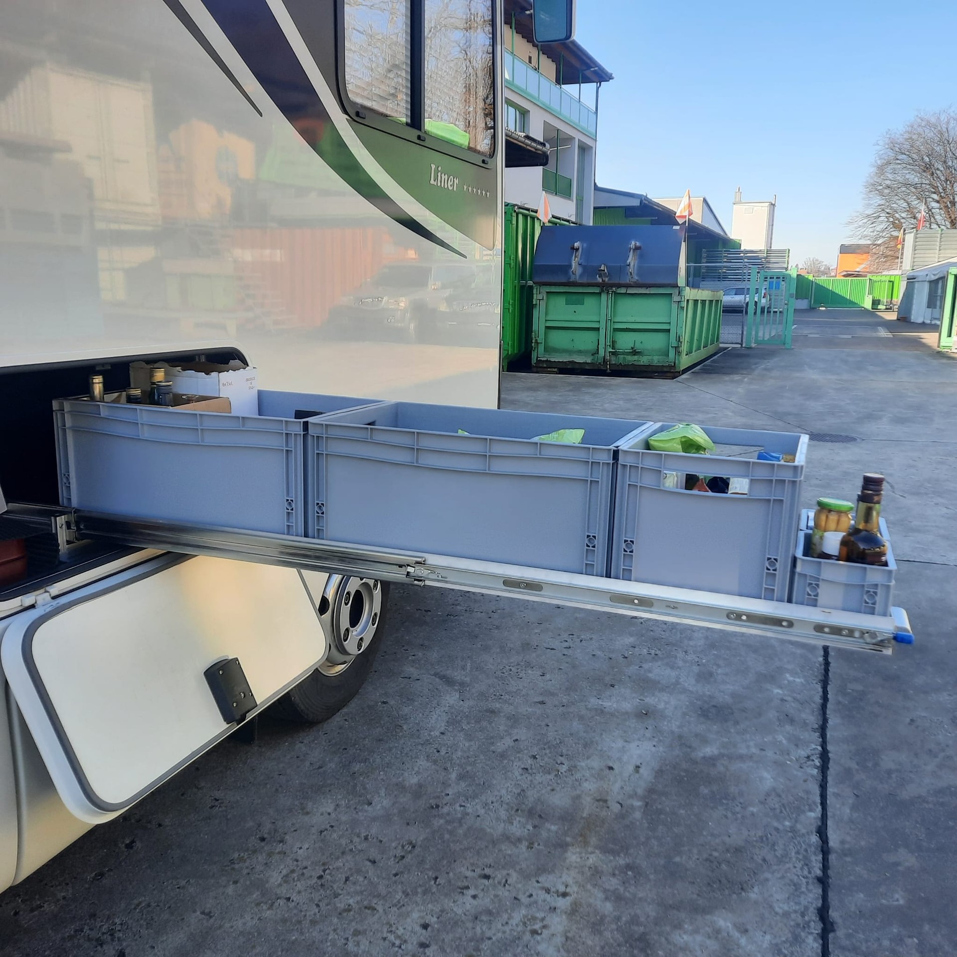 CONCORDE Liner 990G mit Motorradgarage auf MAN TGL 12.250-image-8