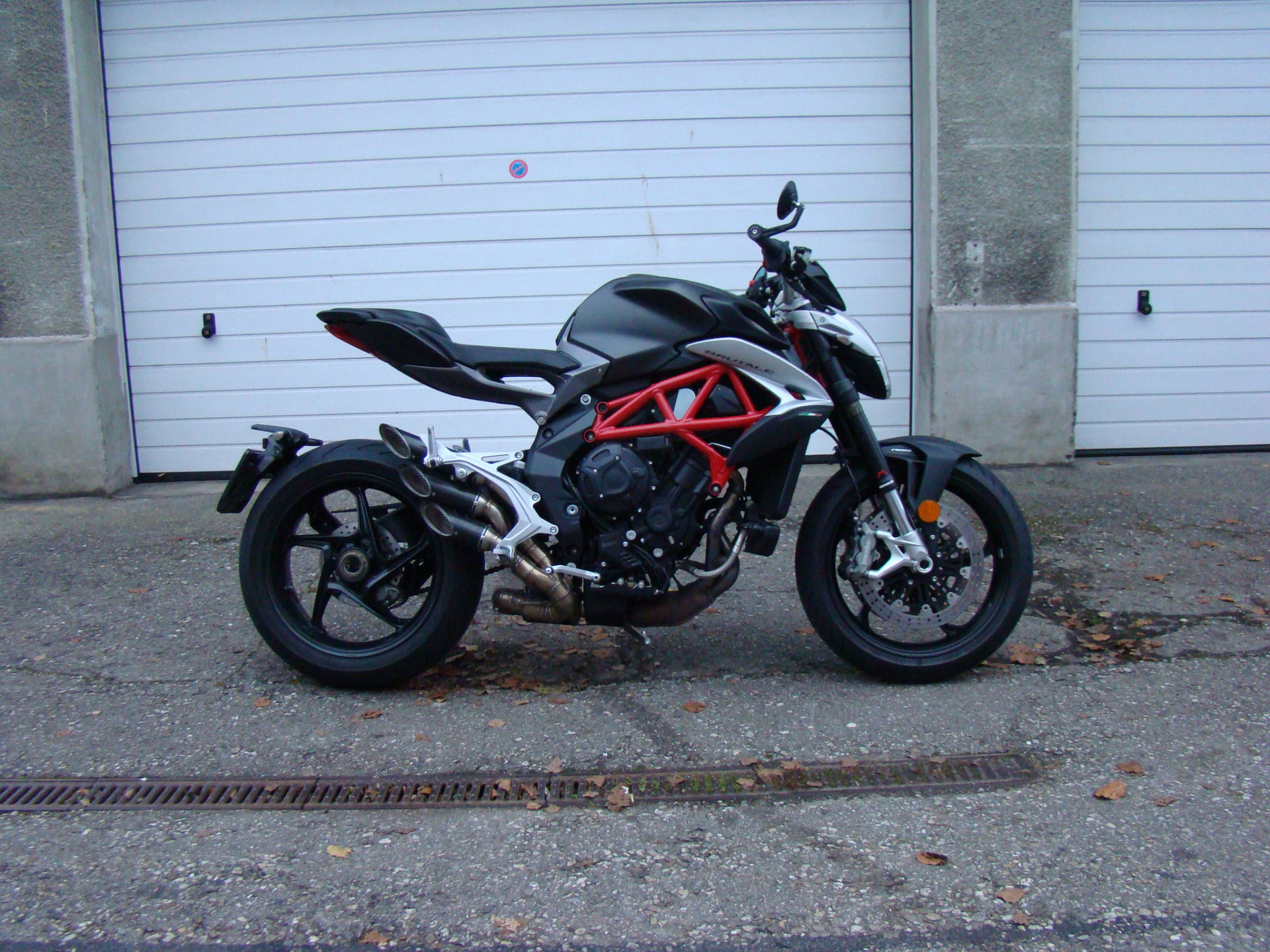 MV AGUSTA B3 Brutale 800-image-0