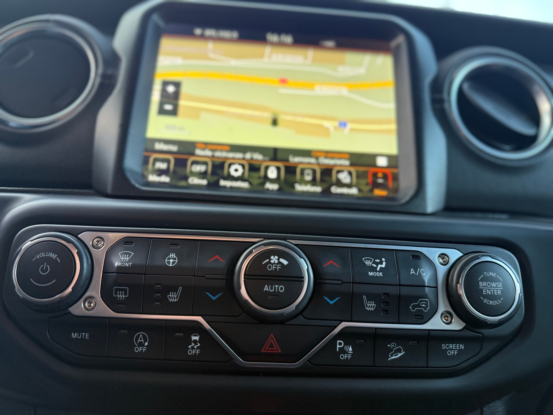 JEEP Wrangler 2.2MJ Overland Automatic-image-11