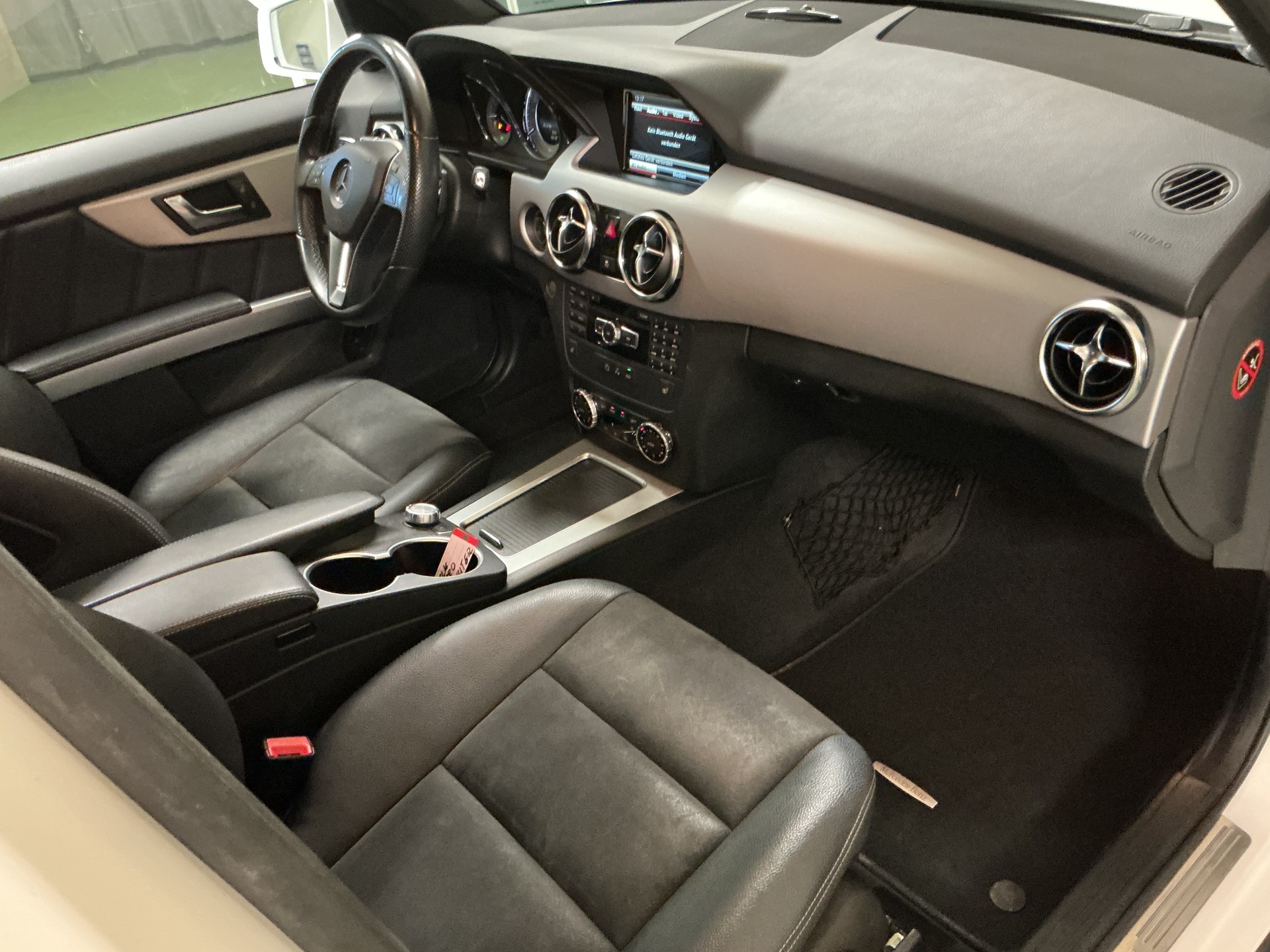 MERCEDES-BENZ GLK 220 BlueTEC Swiss Star Ed. 4Matic 7G-Tronic-image-11