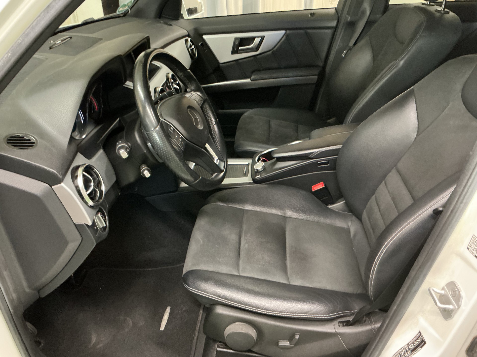 MERCEDES-BENZ GLK 220 BlueTEC Swiss Star Ed. 4Matic 7G-Tronic-image-10