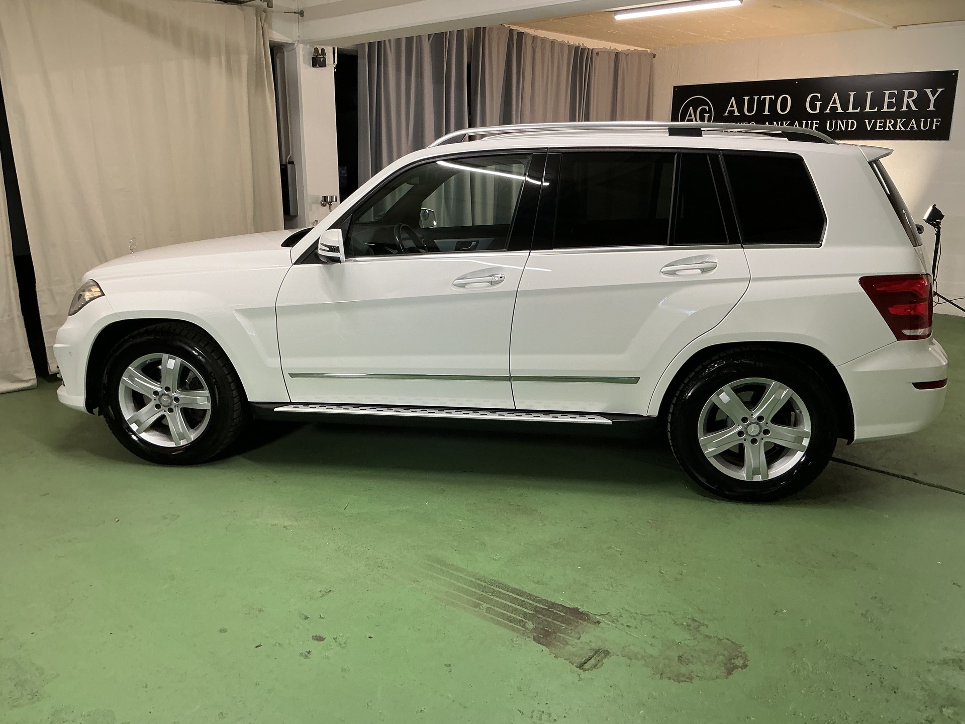 MERCEDES-BENZ GLK 220 BlueTEC Swiss Star Ed. 4Matic 7G-Tronic-image-2