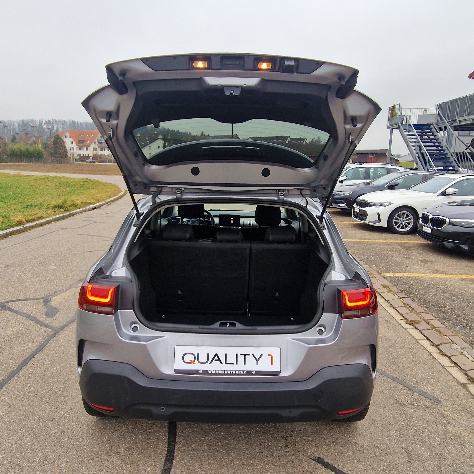 CITROEN C4 Cactus 1.2 Pure Tech Shine EAT6-image-2