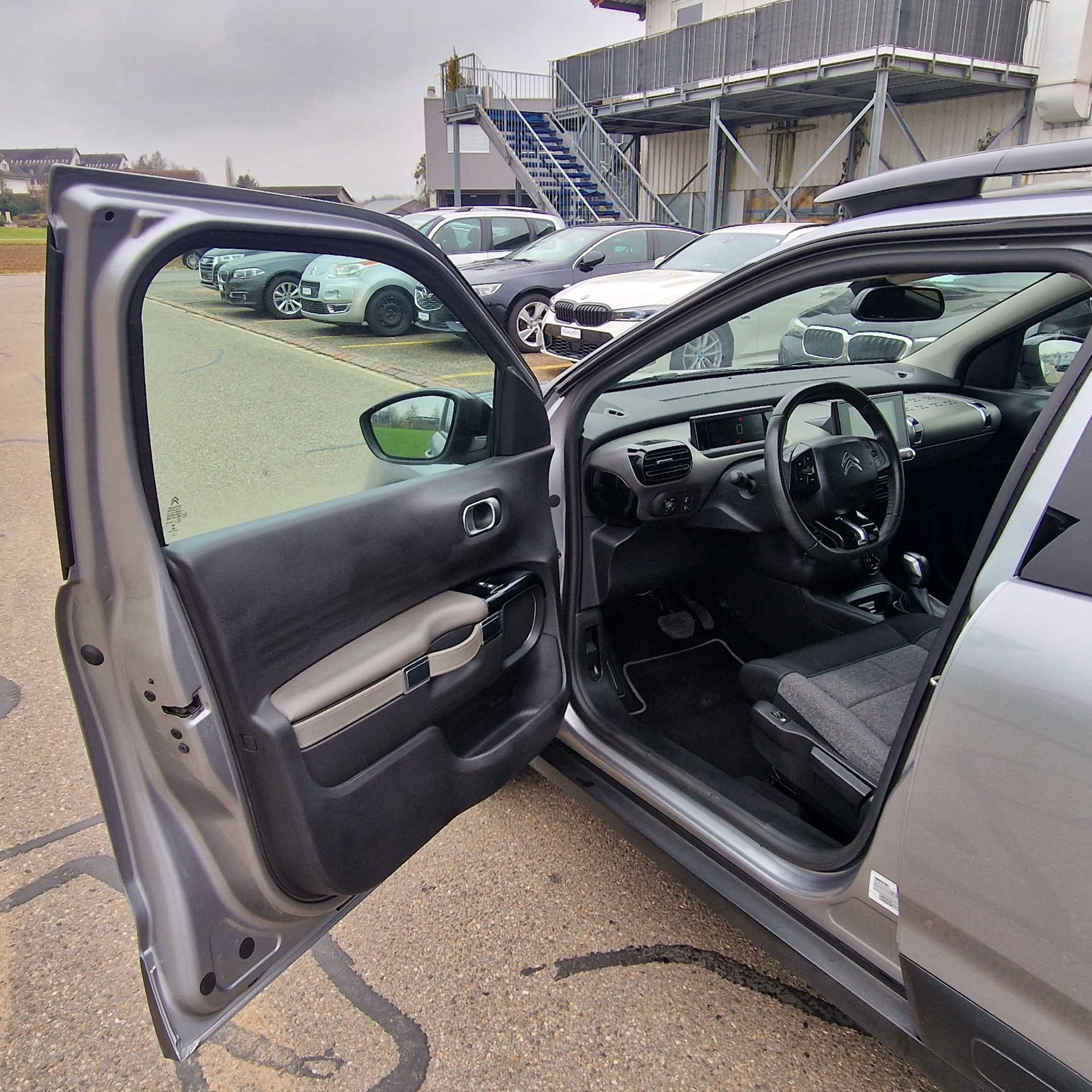 CITROEN C4 Cactus 1.2 Pure Tech Shine EAT6-image-5