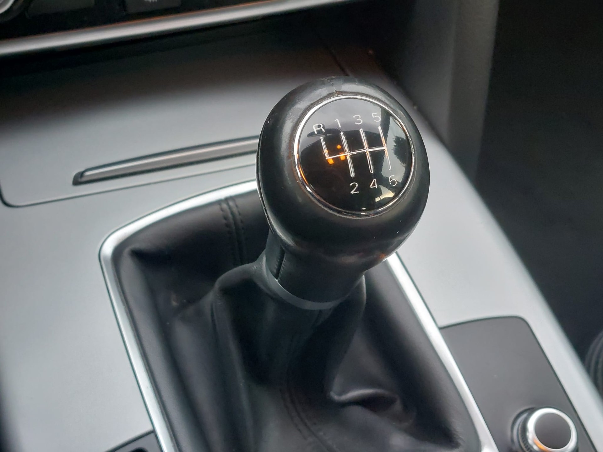 AUDI A6 Limousine 2.0 TFSI-image-4