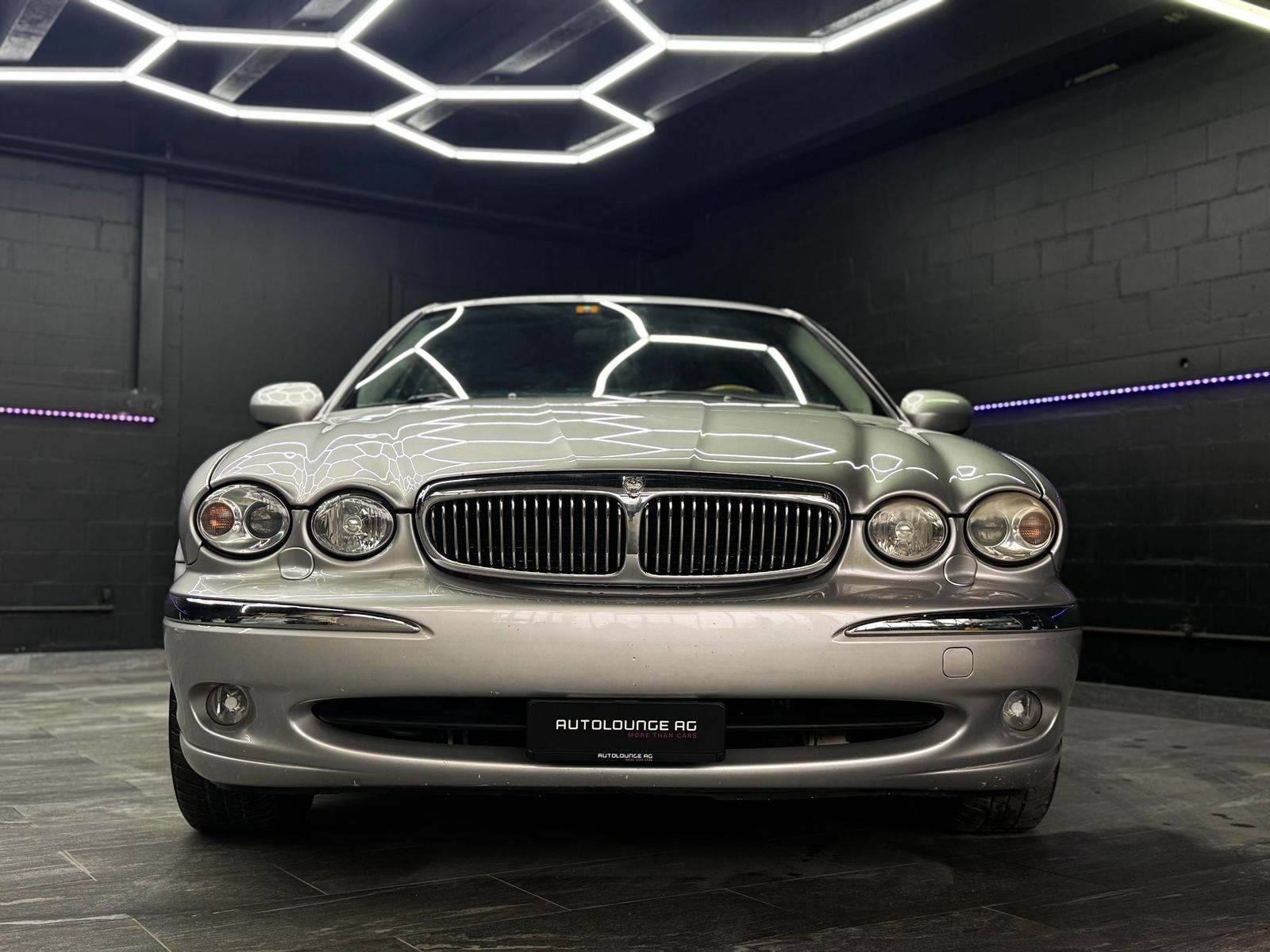 JAGUAR X-Type 3.0 V6 Traction4 Executive-showroom-element-1