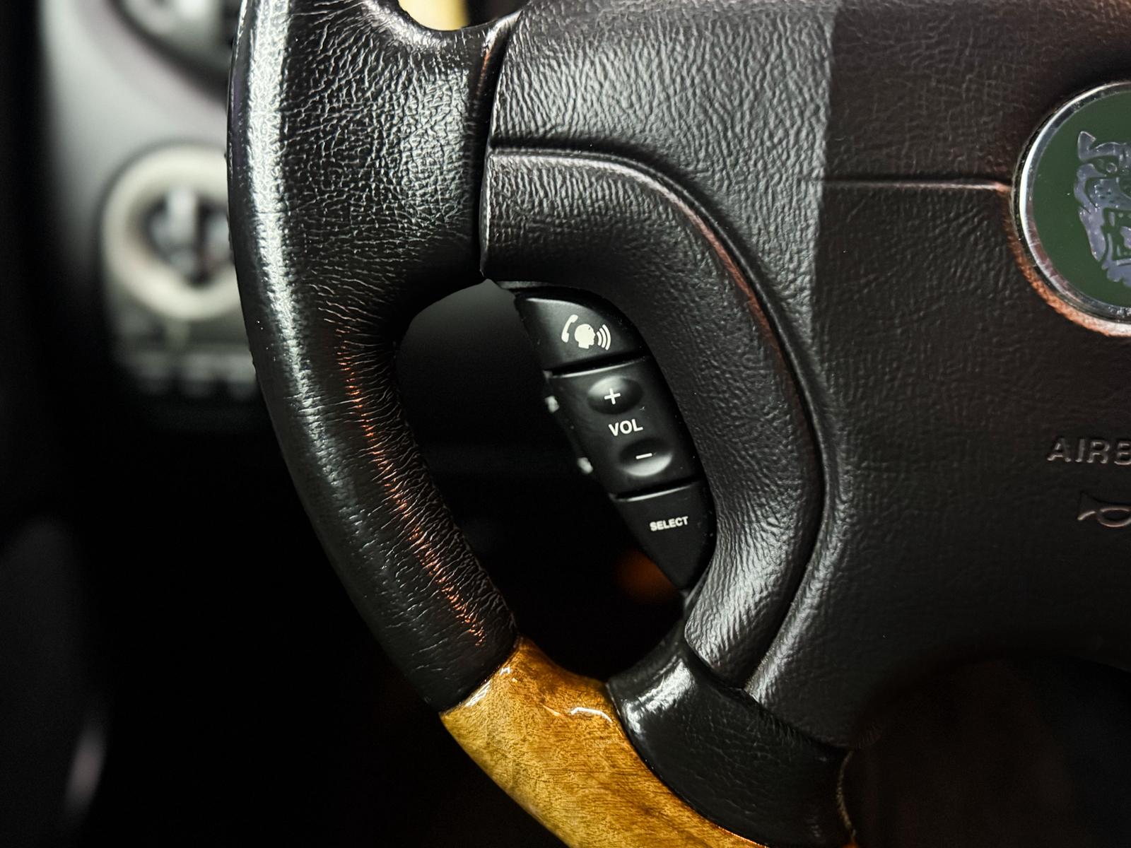 JAGUAR X-Type 3.0 V6 Traction4 Executive-image-12