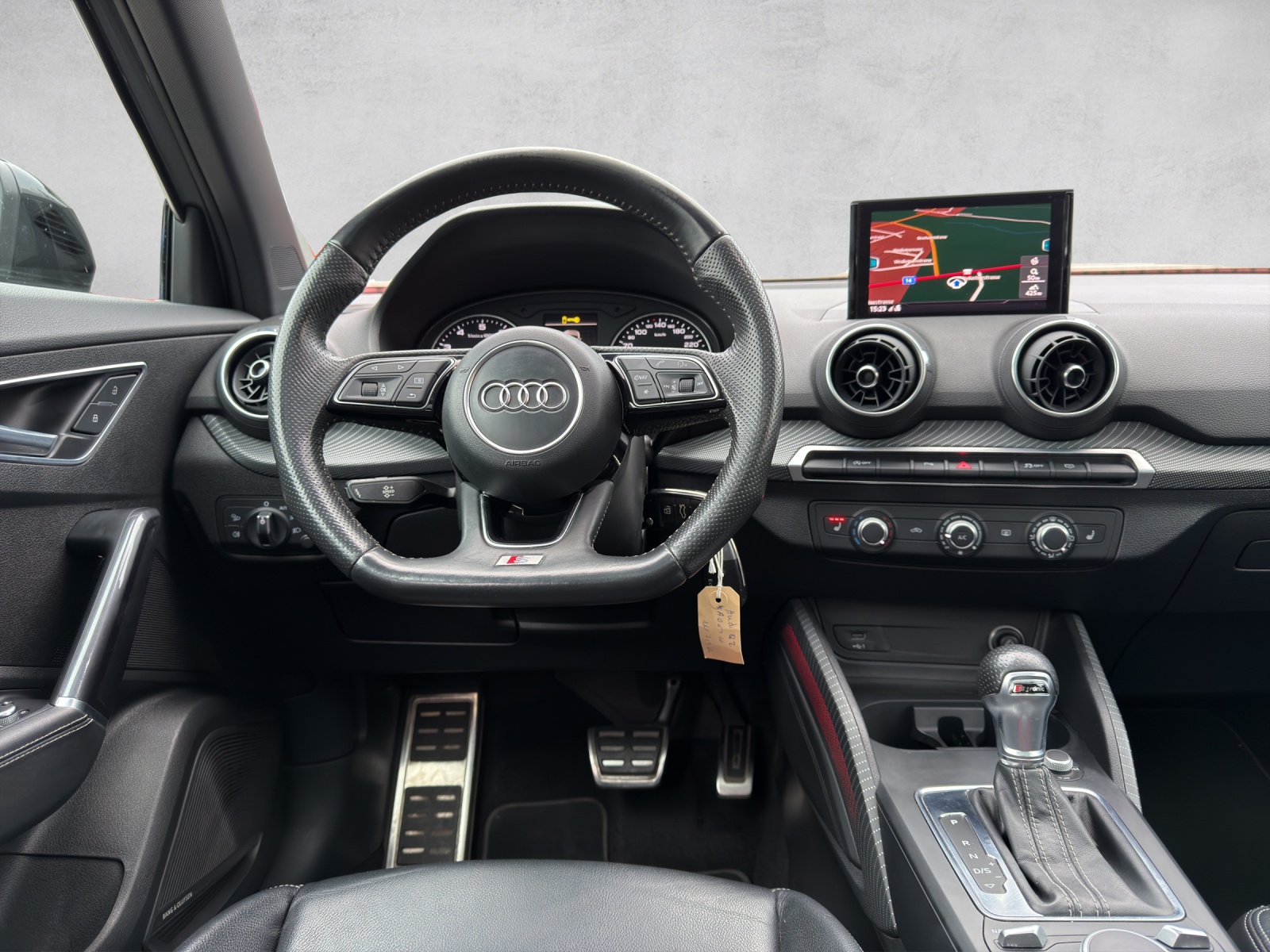 AUDI Q2 1.4 TFSI Sport S-tronic 3xS-Line-image-10