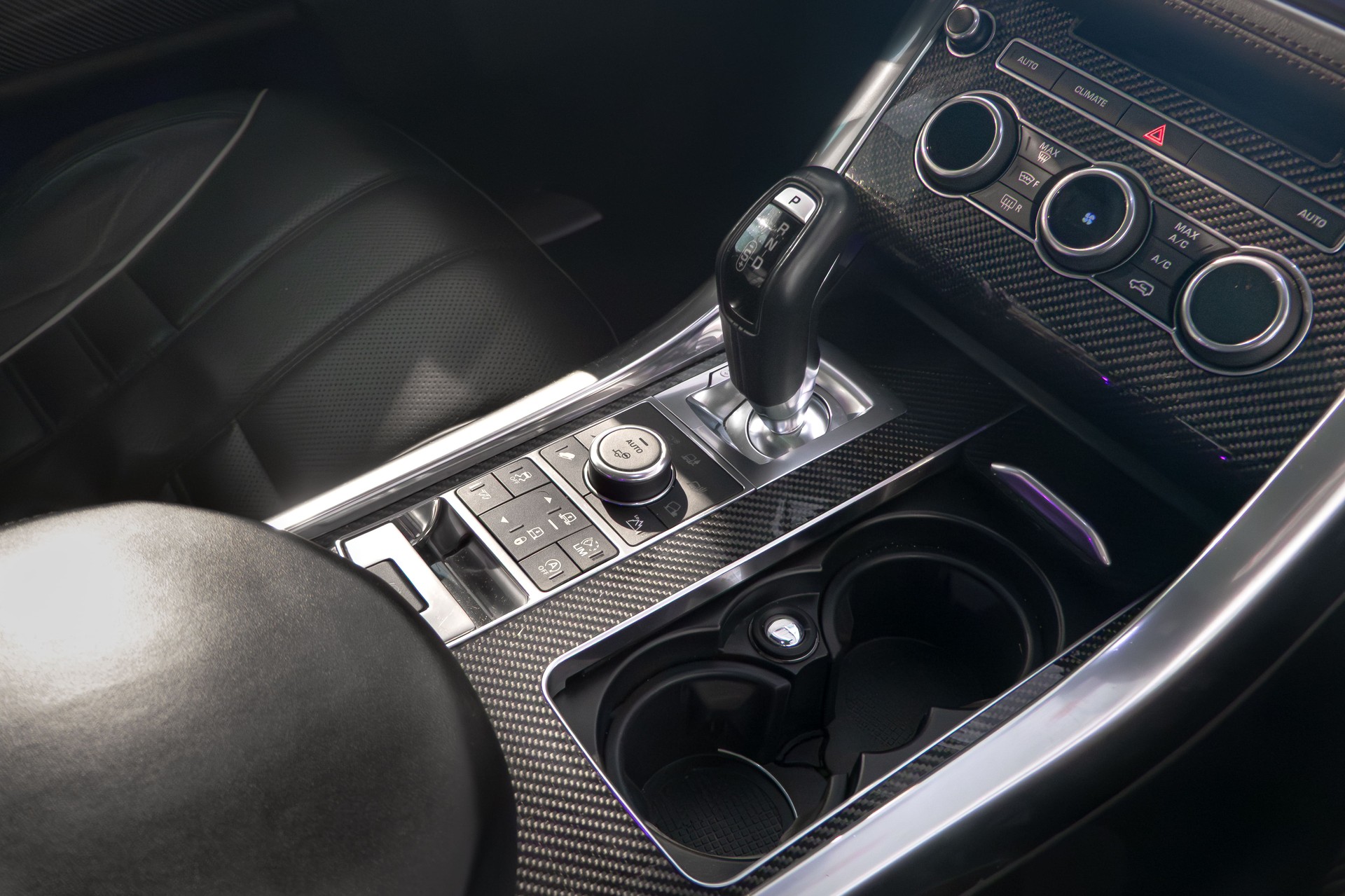LAND ROVER Range Rover Sport 5.0 V8 SVR-image-12