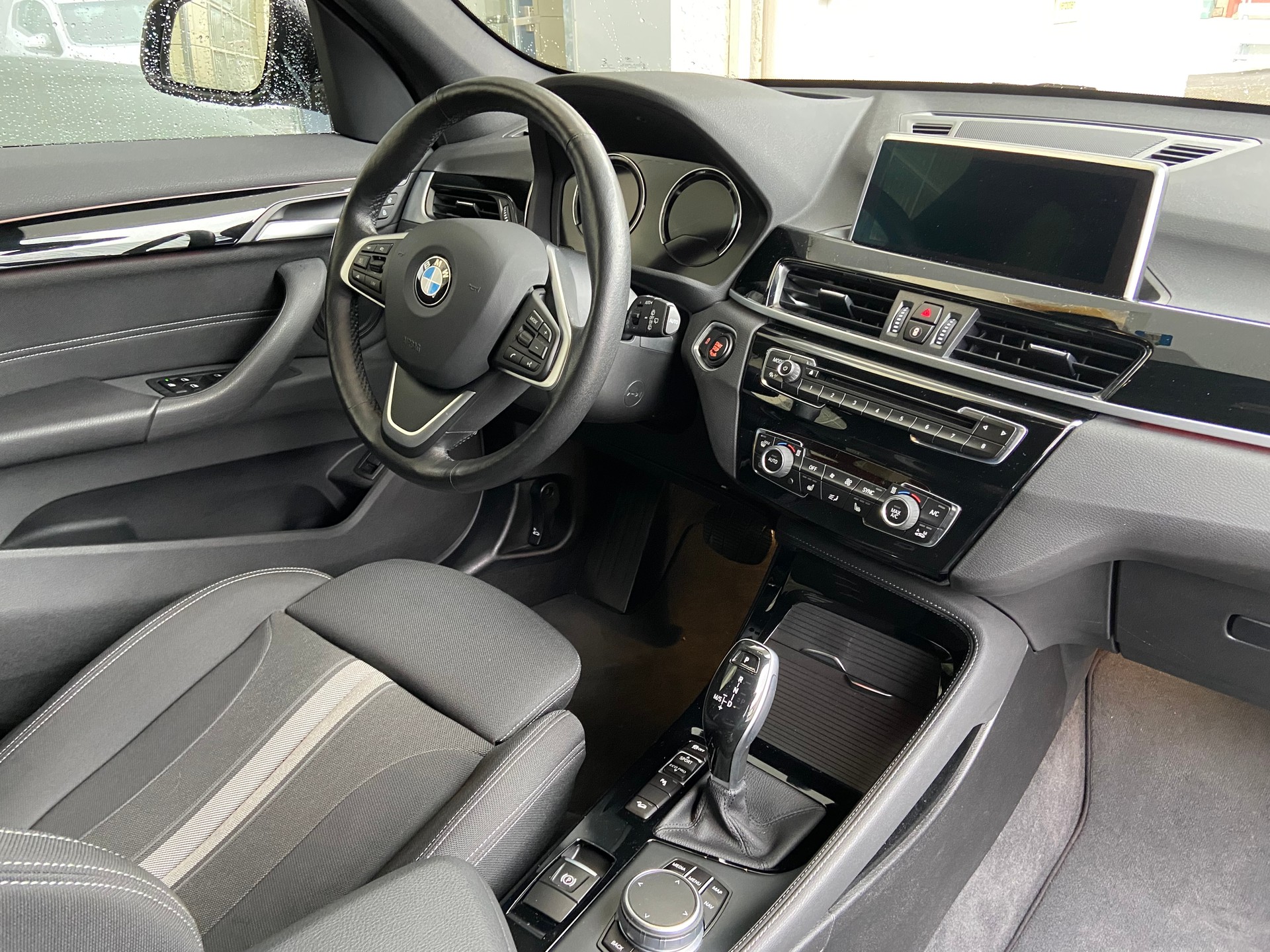 BMW X1 xDrive 18d Sport Line Steptronic-image-4