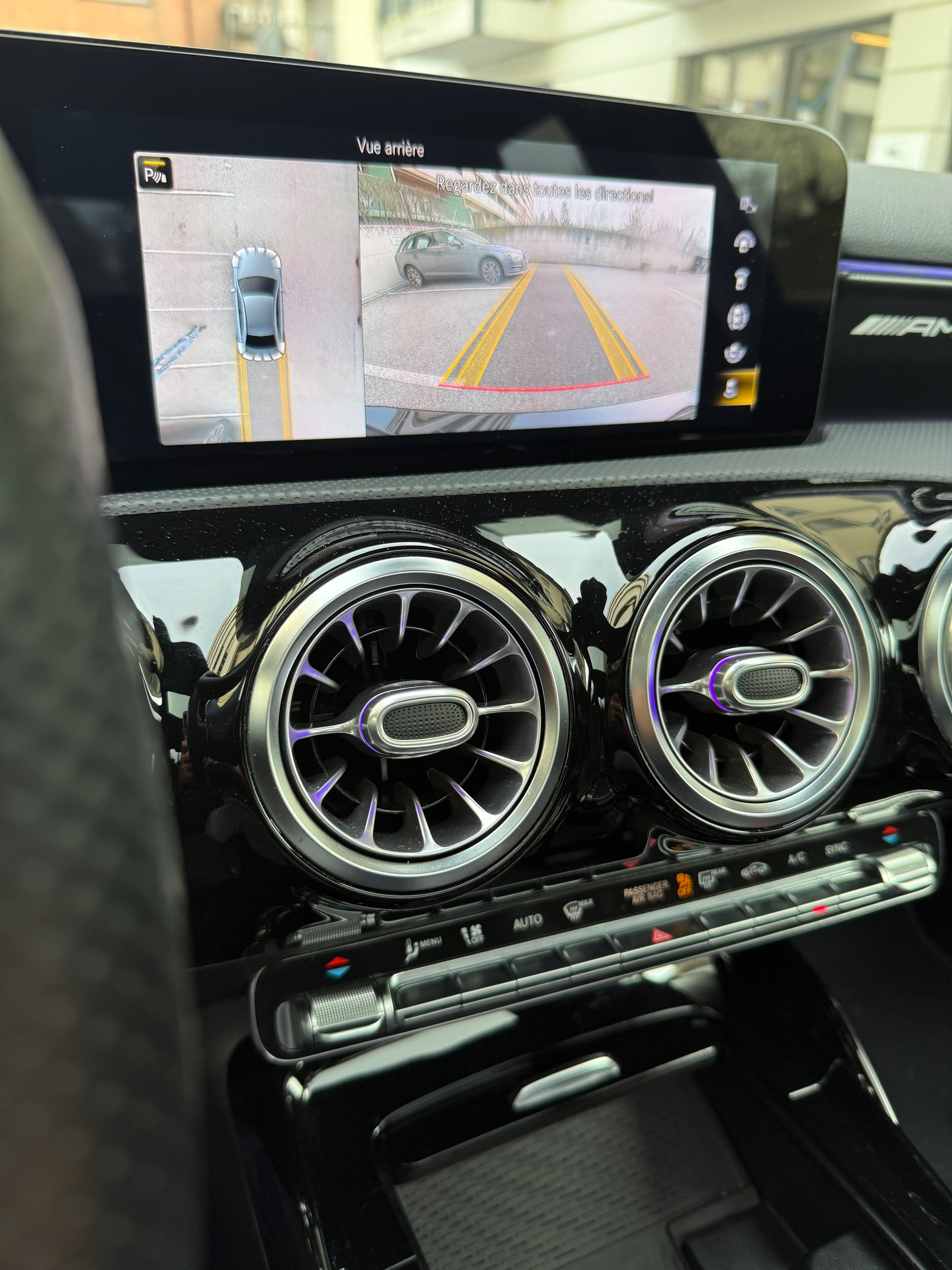 MERCEDES-BENZ A 35 AMG 4Matic Speedshift-image-12