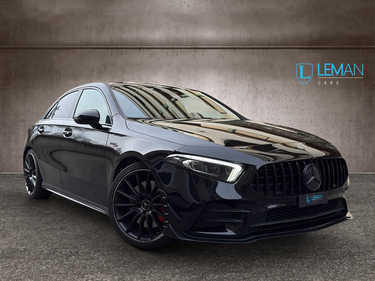 MERCEDES-BENZ A 35 AMG 4Matic Speedshift-image-2