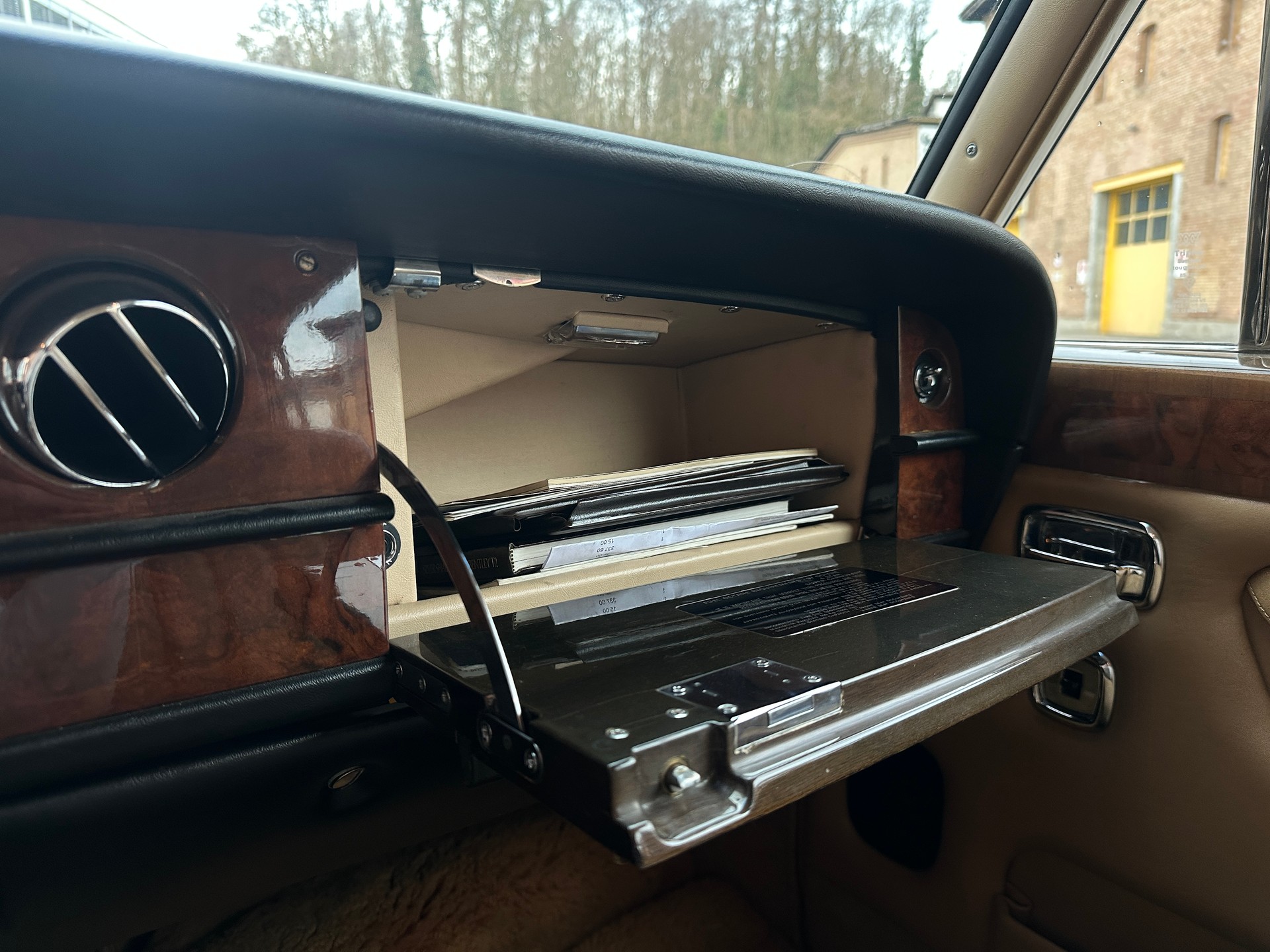 ROLLS-ROYCE Silver Wraith-image-18