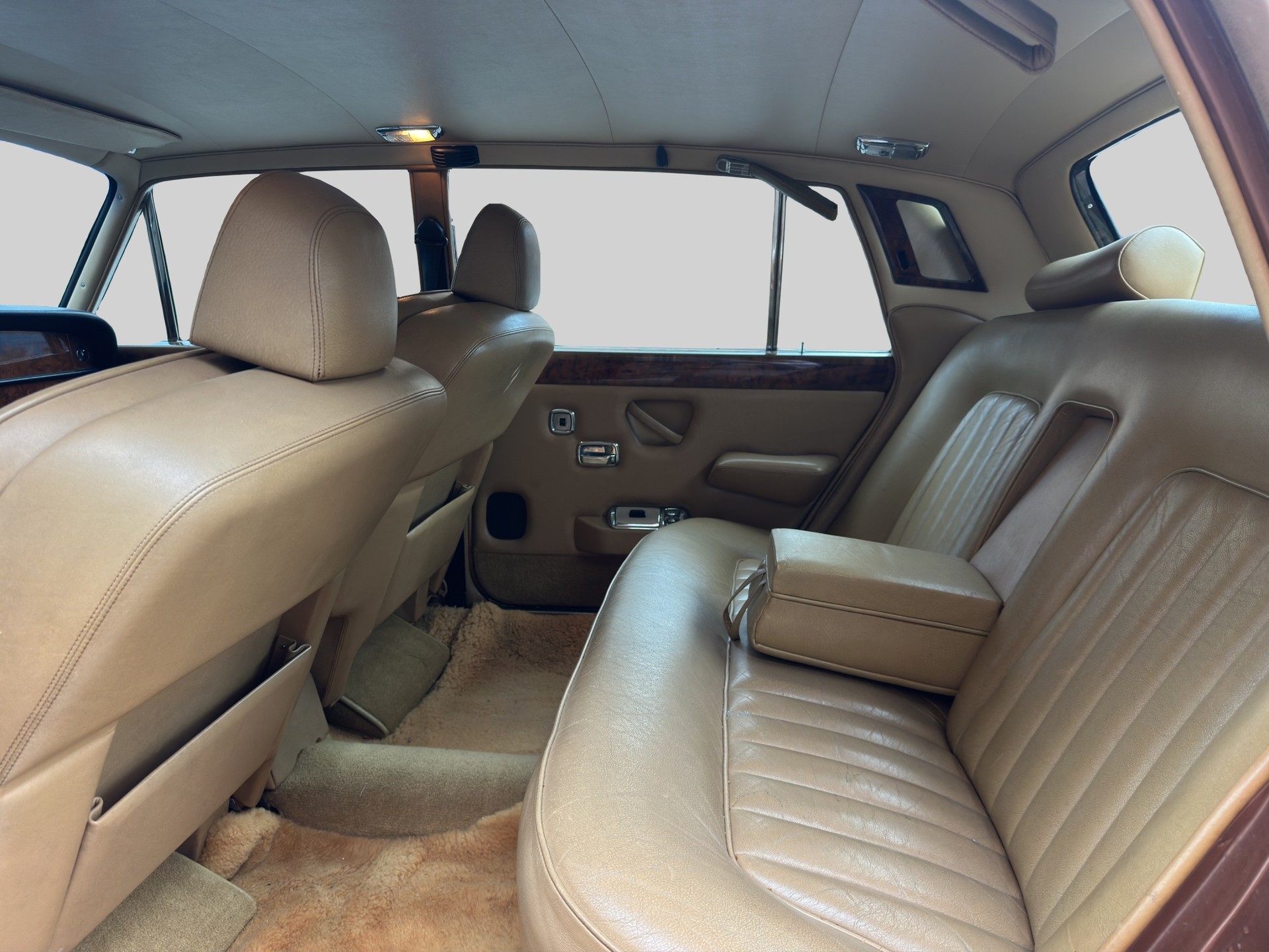 ROLLS-ROYCE Silver Wraith-image-15