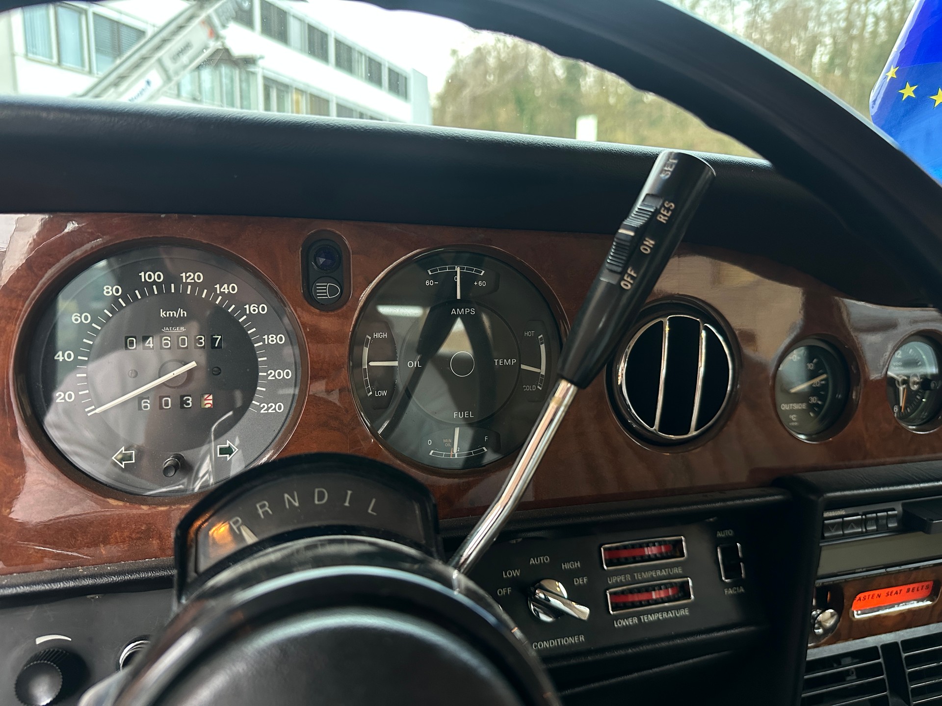ROLLS-ROYCE Silver Wraith-image-22