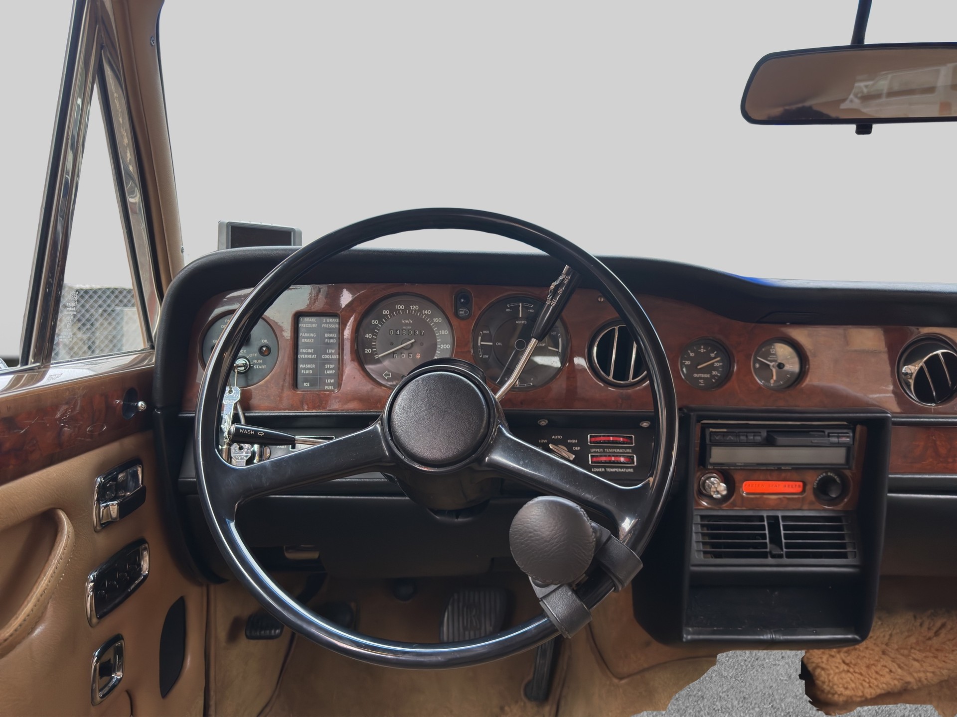 ROLLS-ROYCE Silver Wraith-image-14