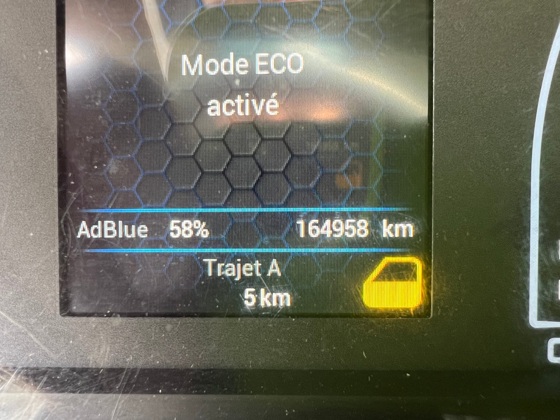 IVECO 35S14A8V Fourgon 16m3 attelage 3.5t Clima.-image-12