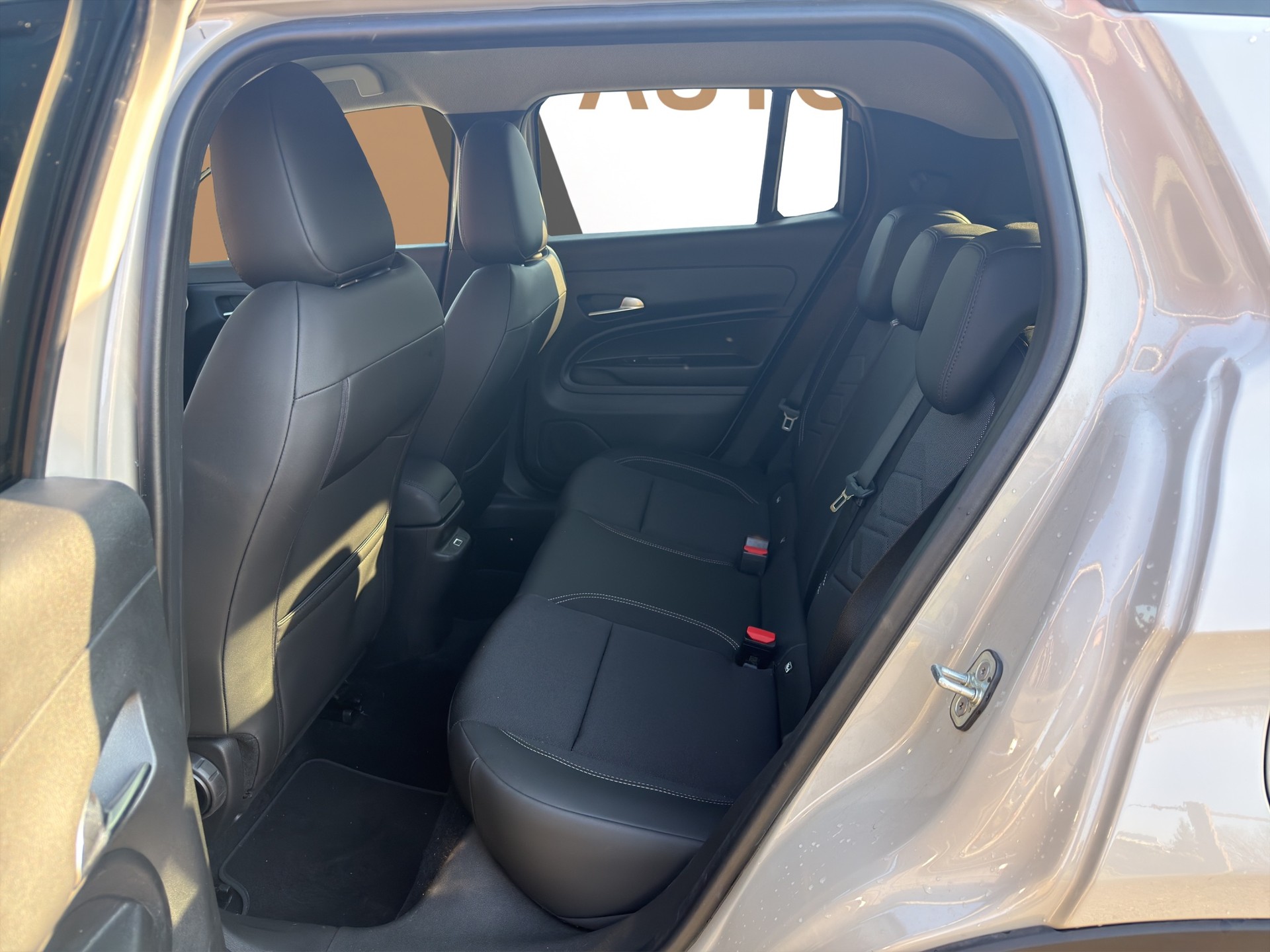 JEEP Avenger Summit-image-12