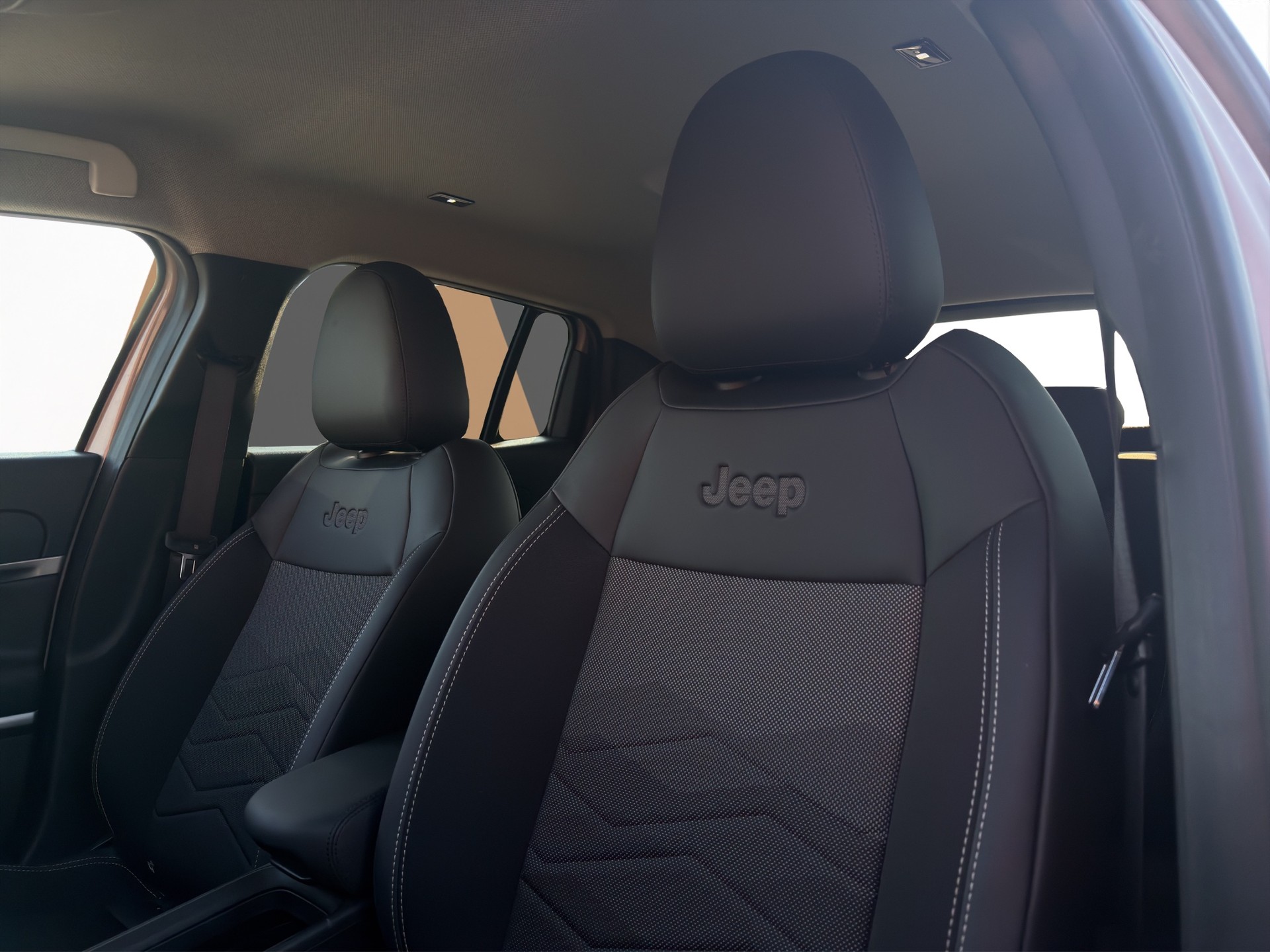 JEEP Avenger Summit-image-19