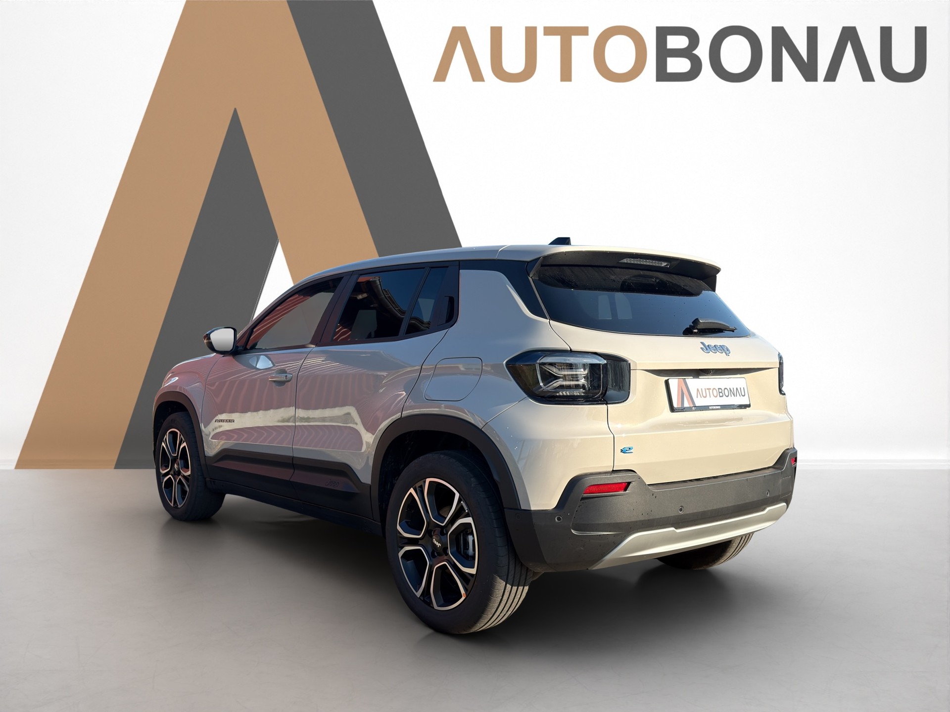 JEEP Avenger Summit-showroom-element-2